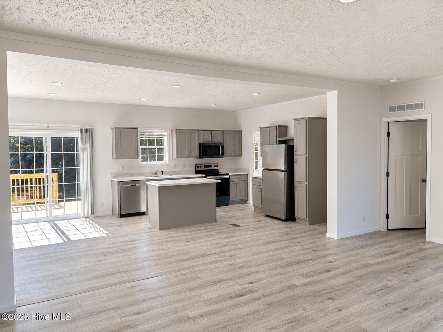 Photo 4 of Manufactured home for sale at 388 Mallard Roost Dr, Burgaw, NC 28425 | MLS# 100609048 | Listing updated on 2026-10-09