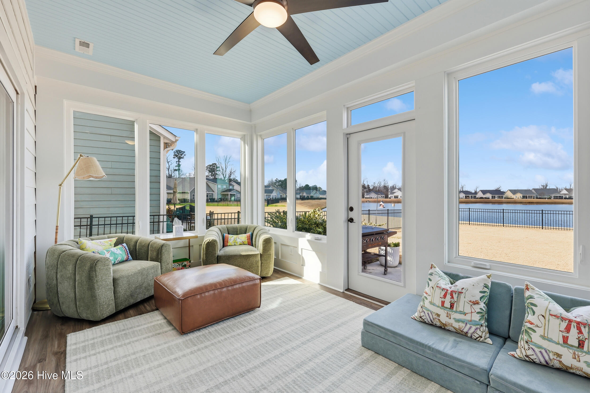 100545228 | Photo 35