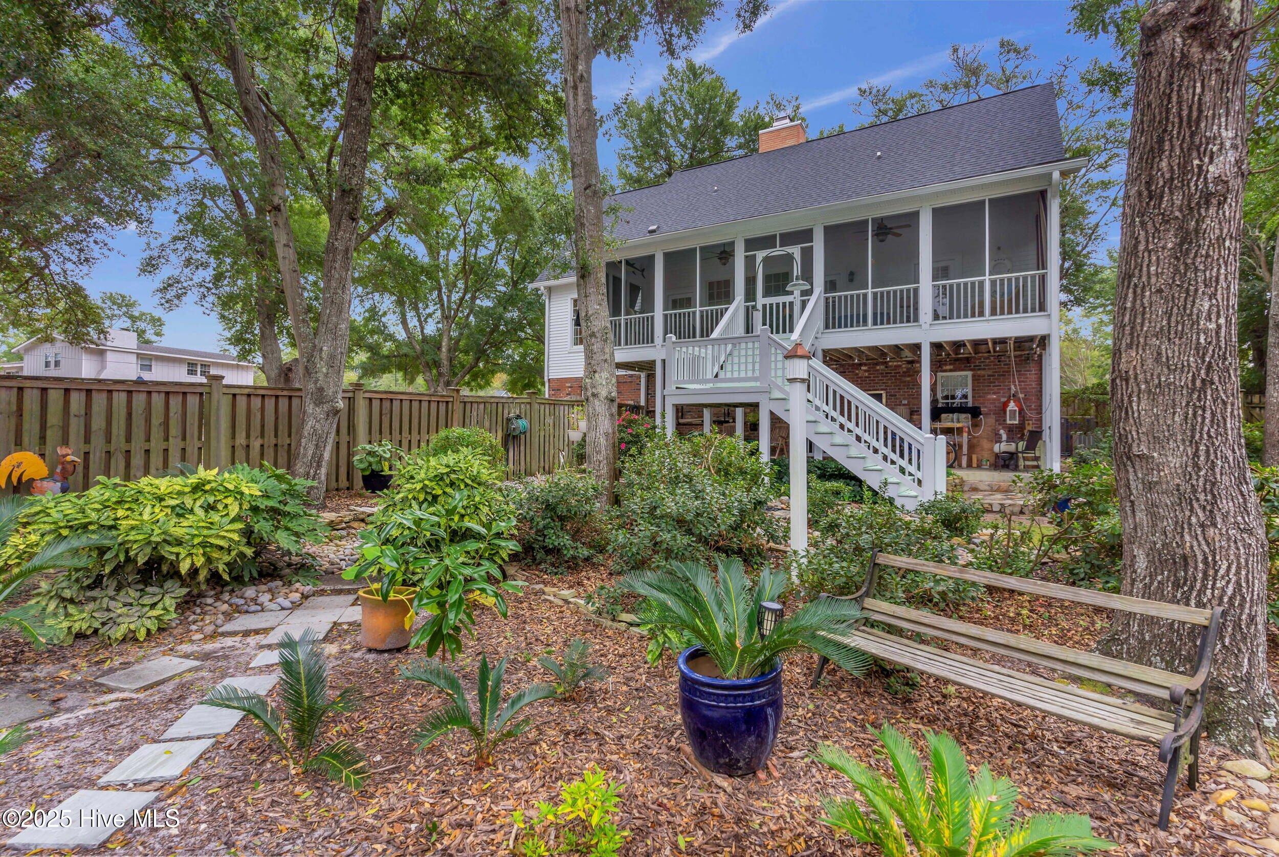 100537749 | Photo 46