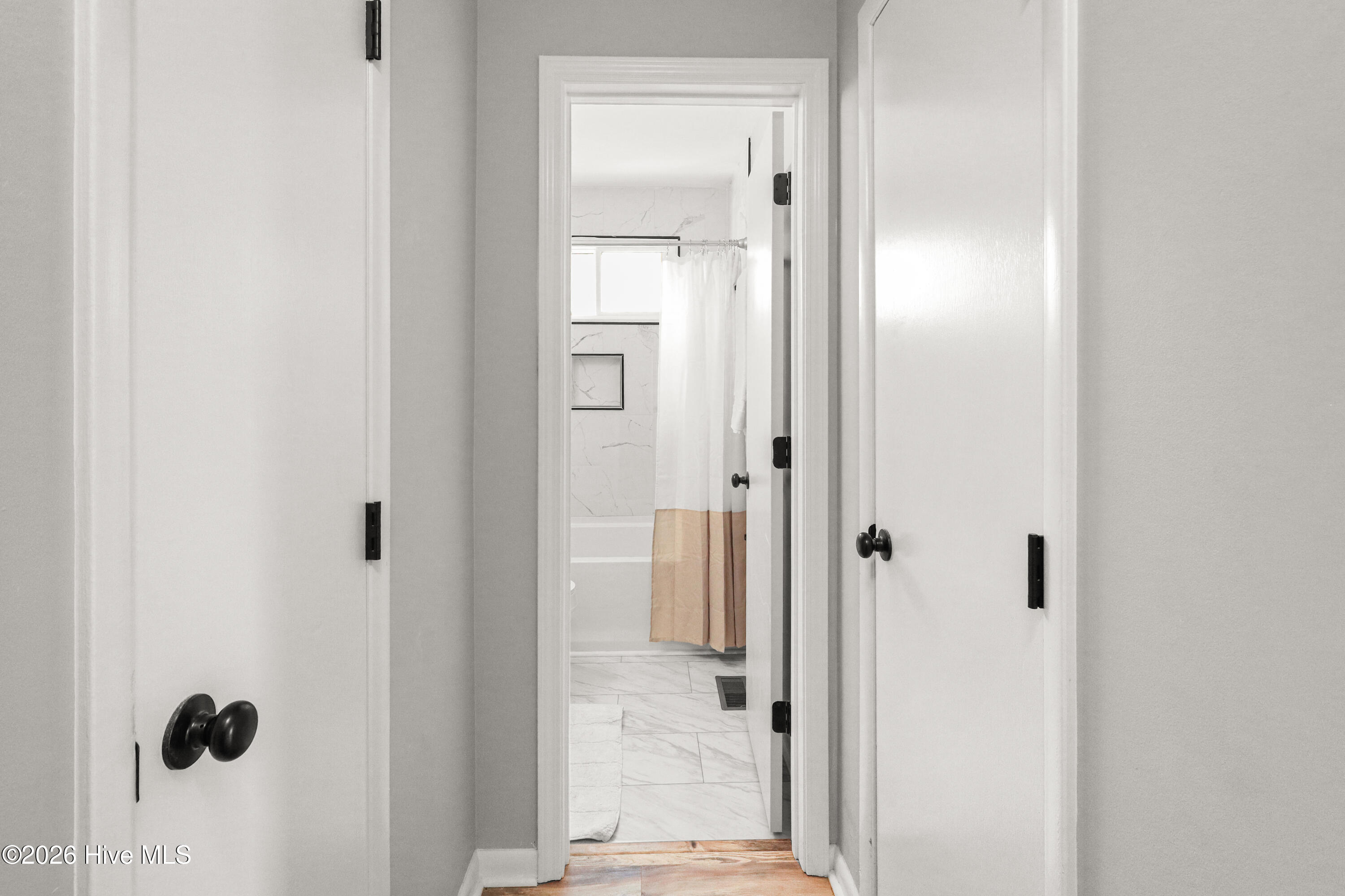 100562432 | Photo 21