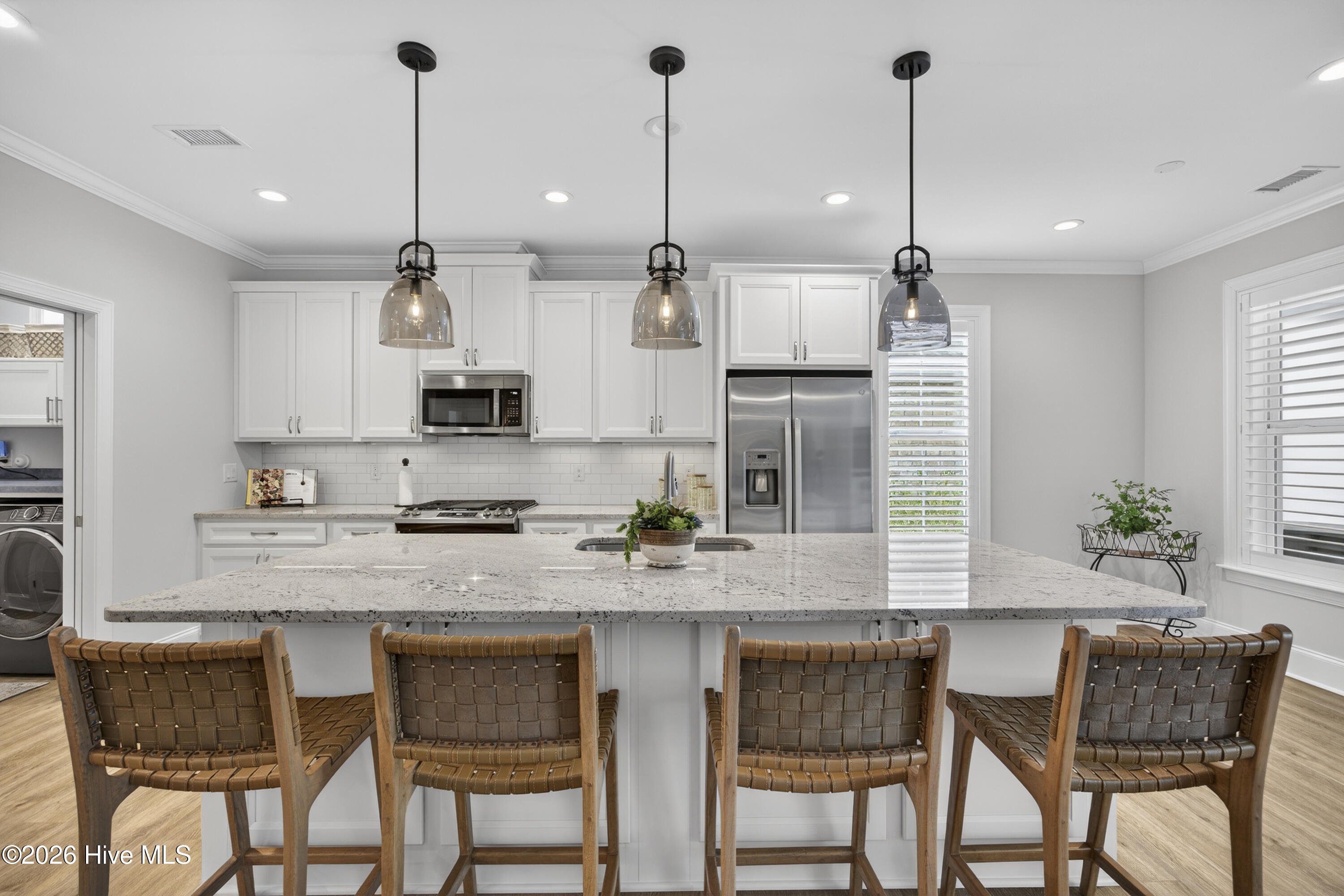 100551678 | Photo 26