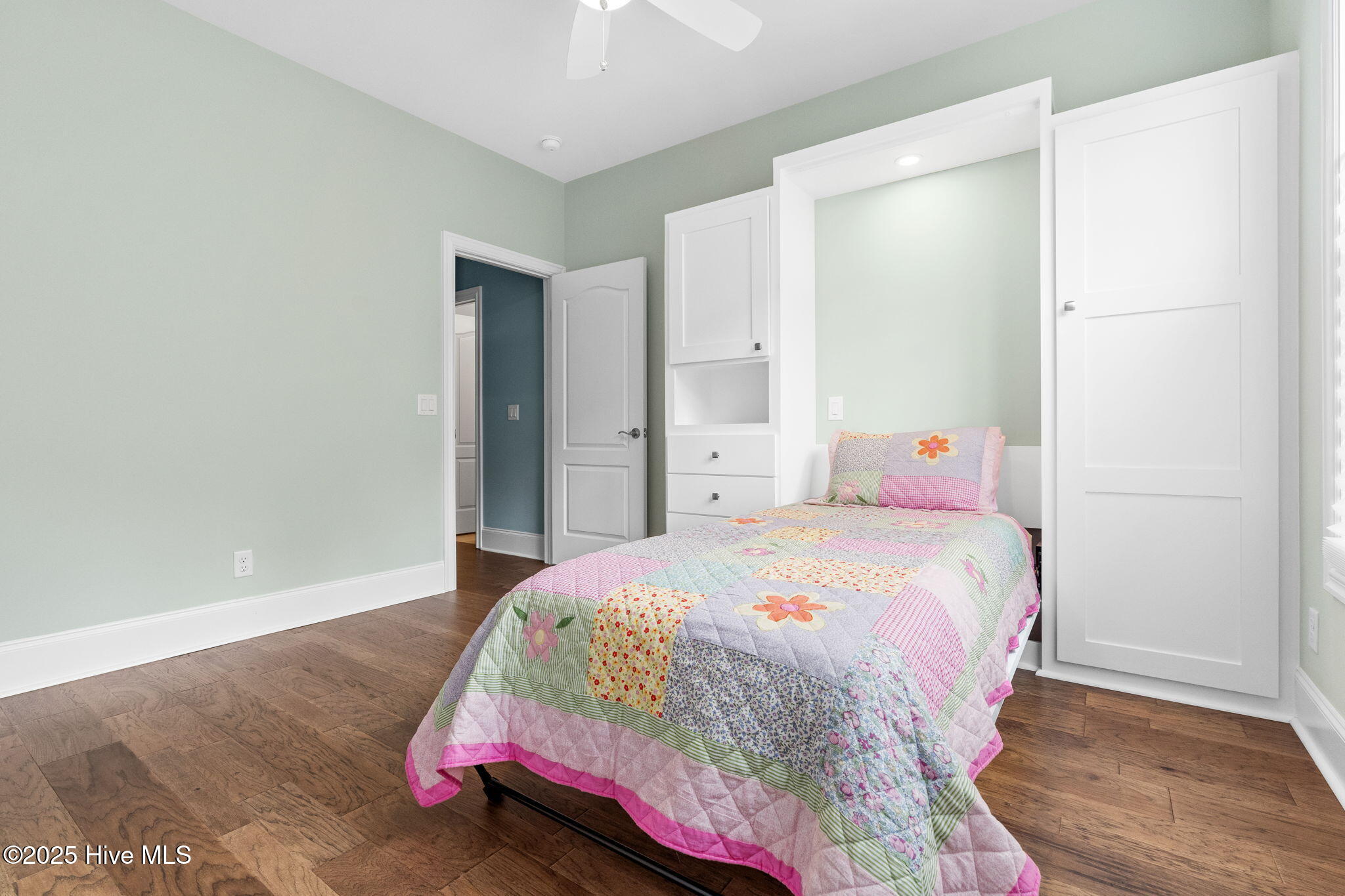 100553022 | Photo 34