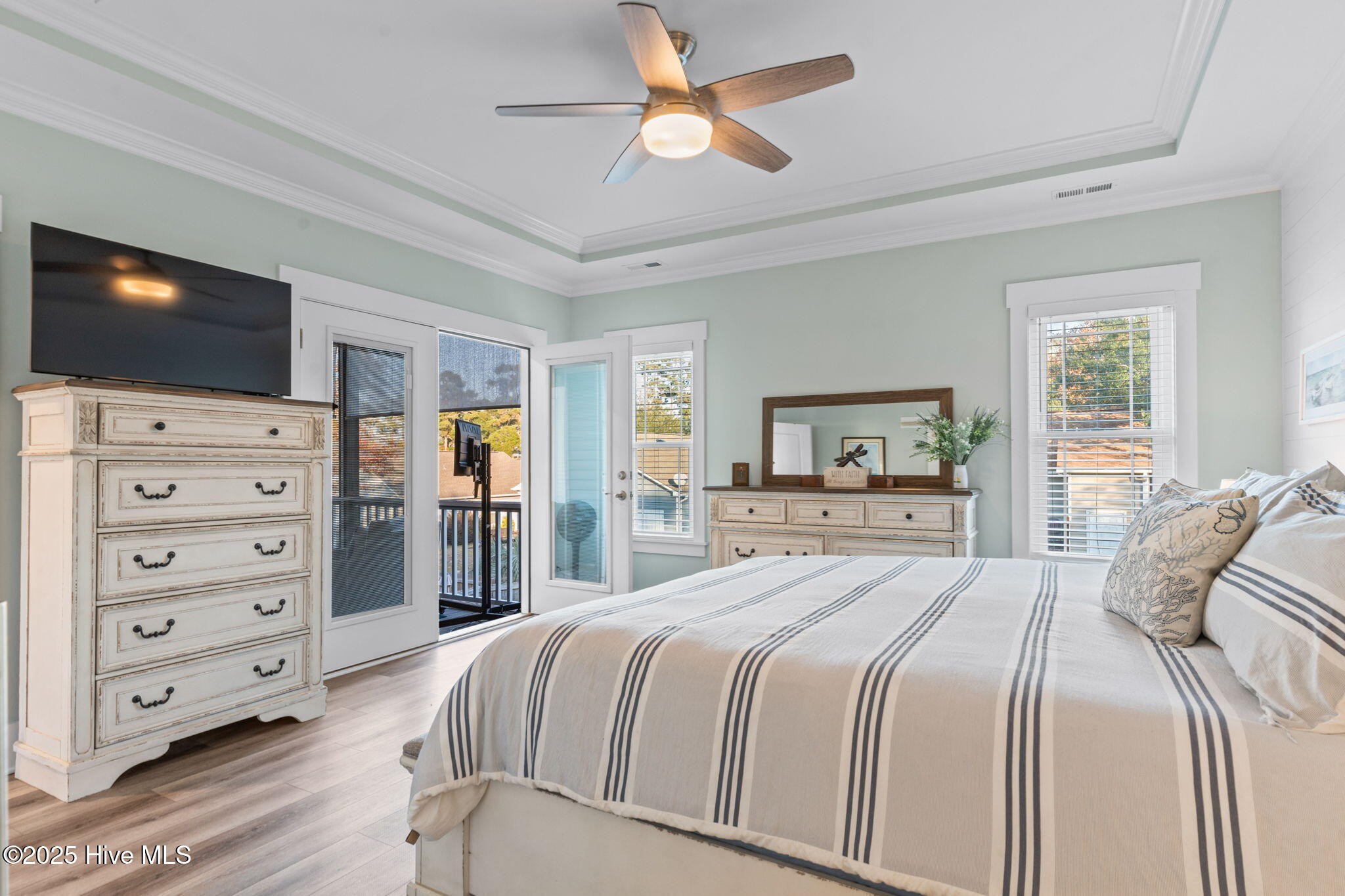 100542676 | Photo 22