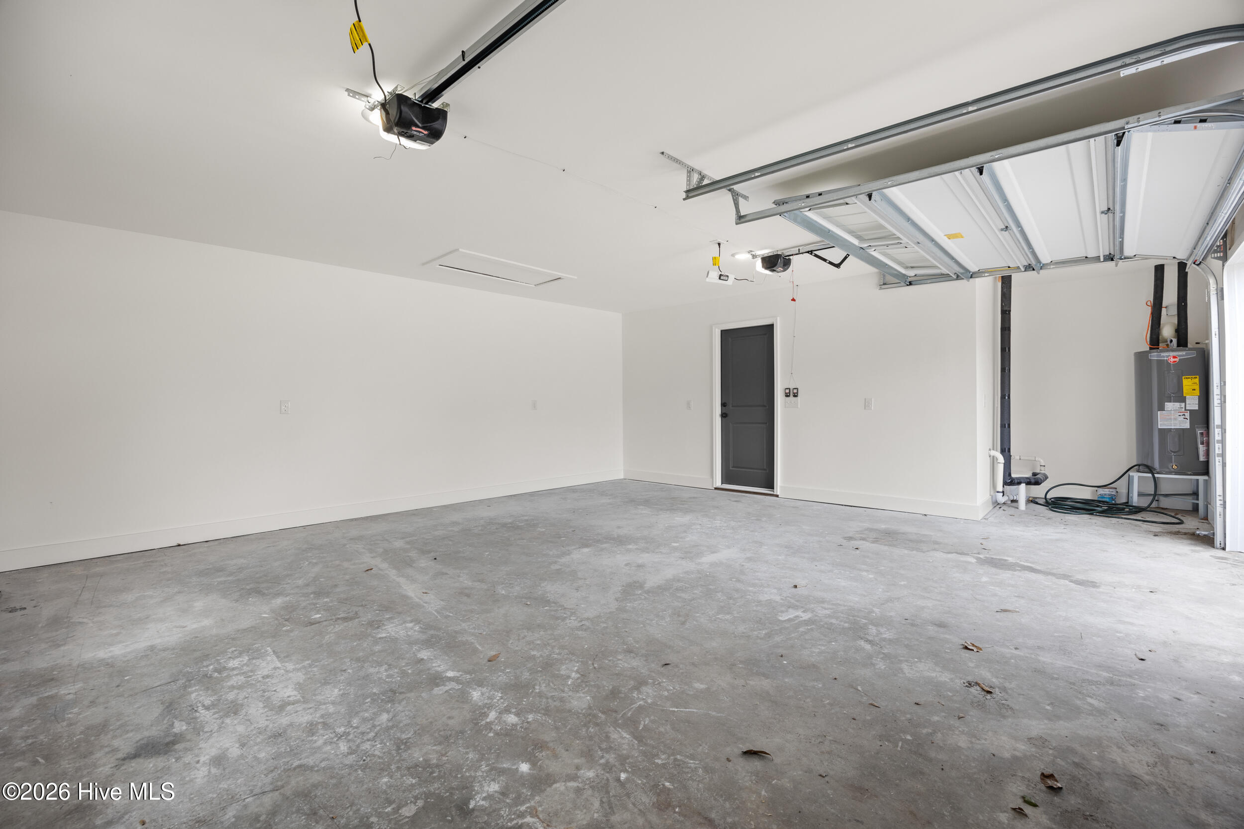 100556943 | Photo 38