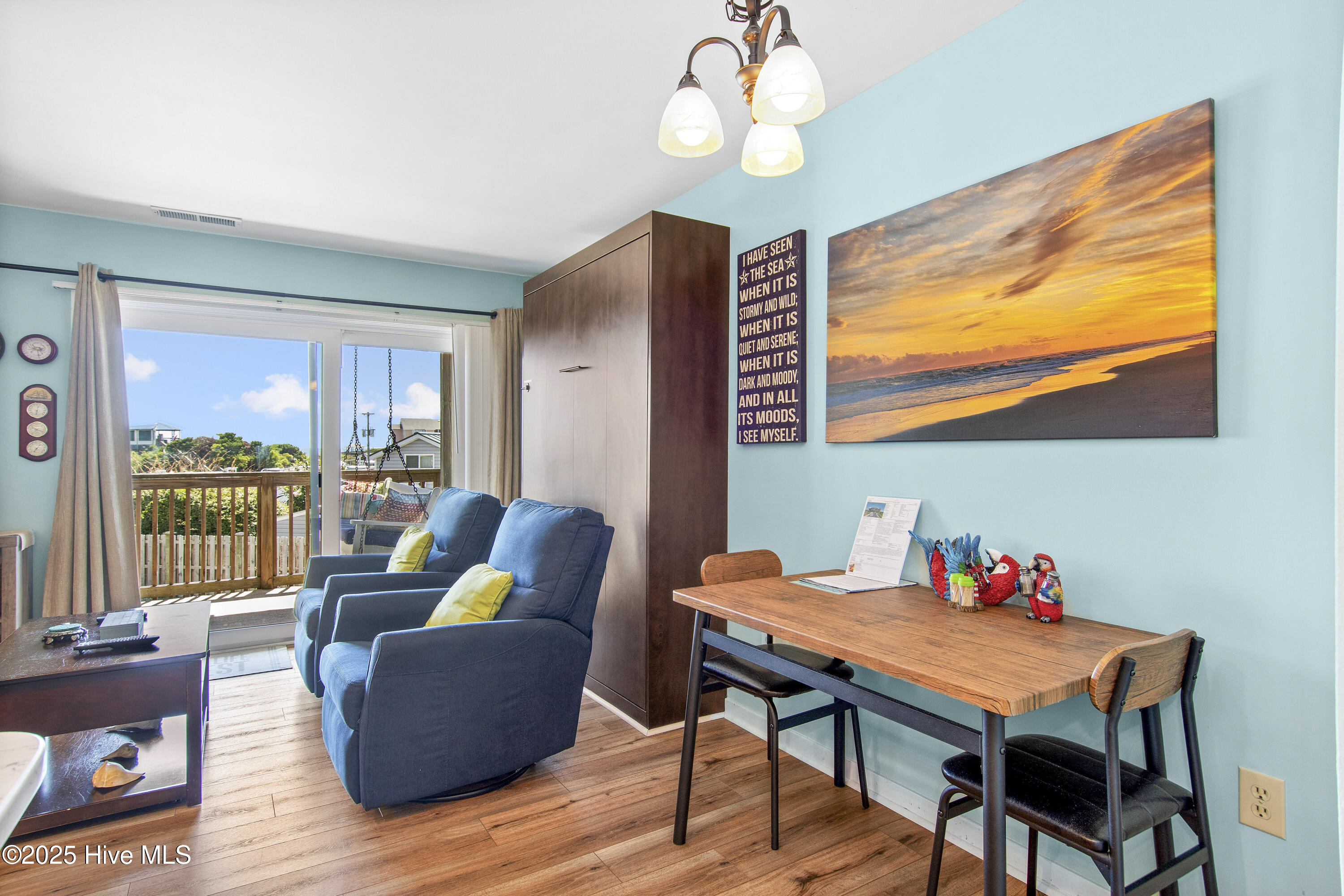 100519388 | Photo 17