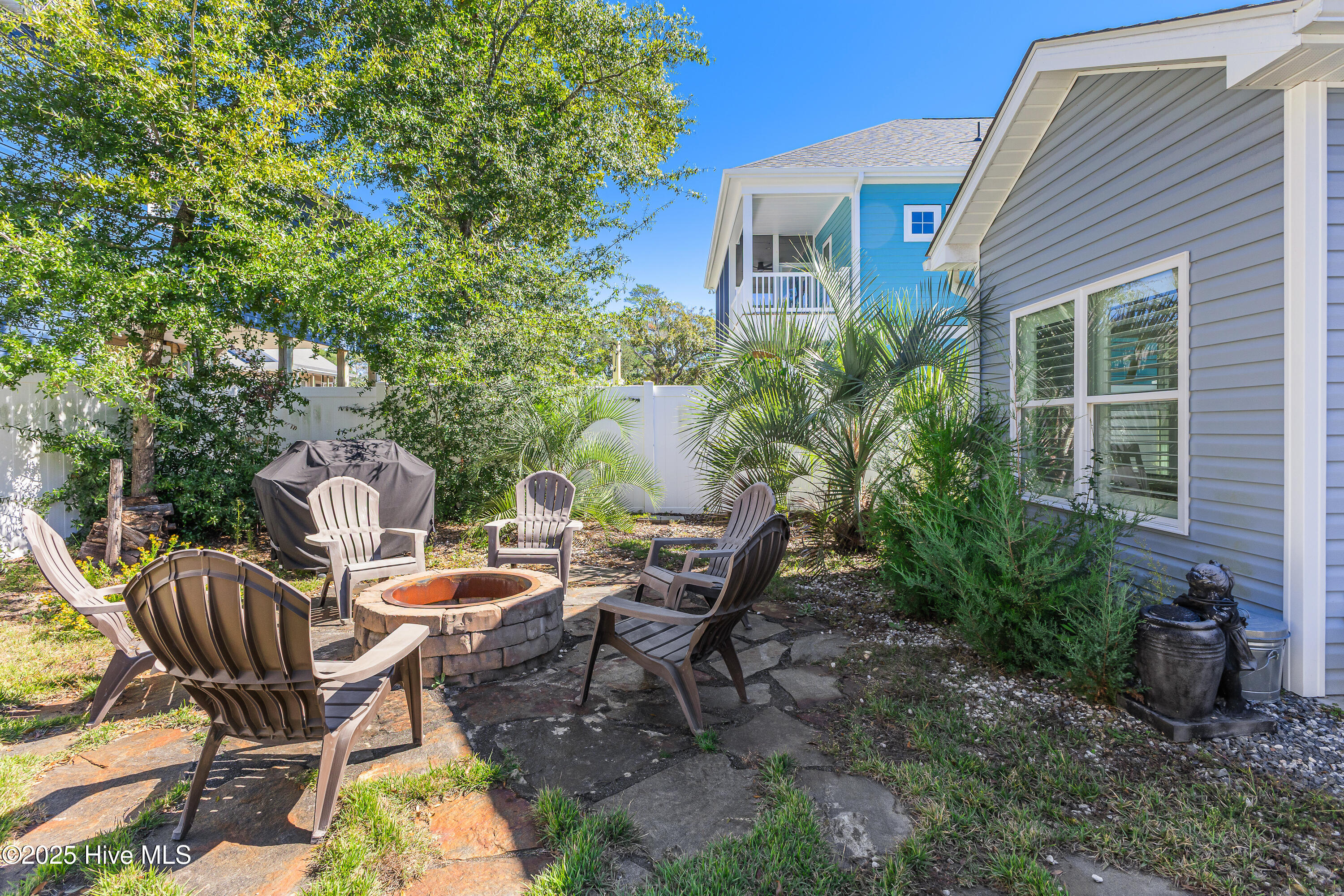 100523610 | Photo 33