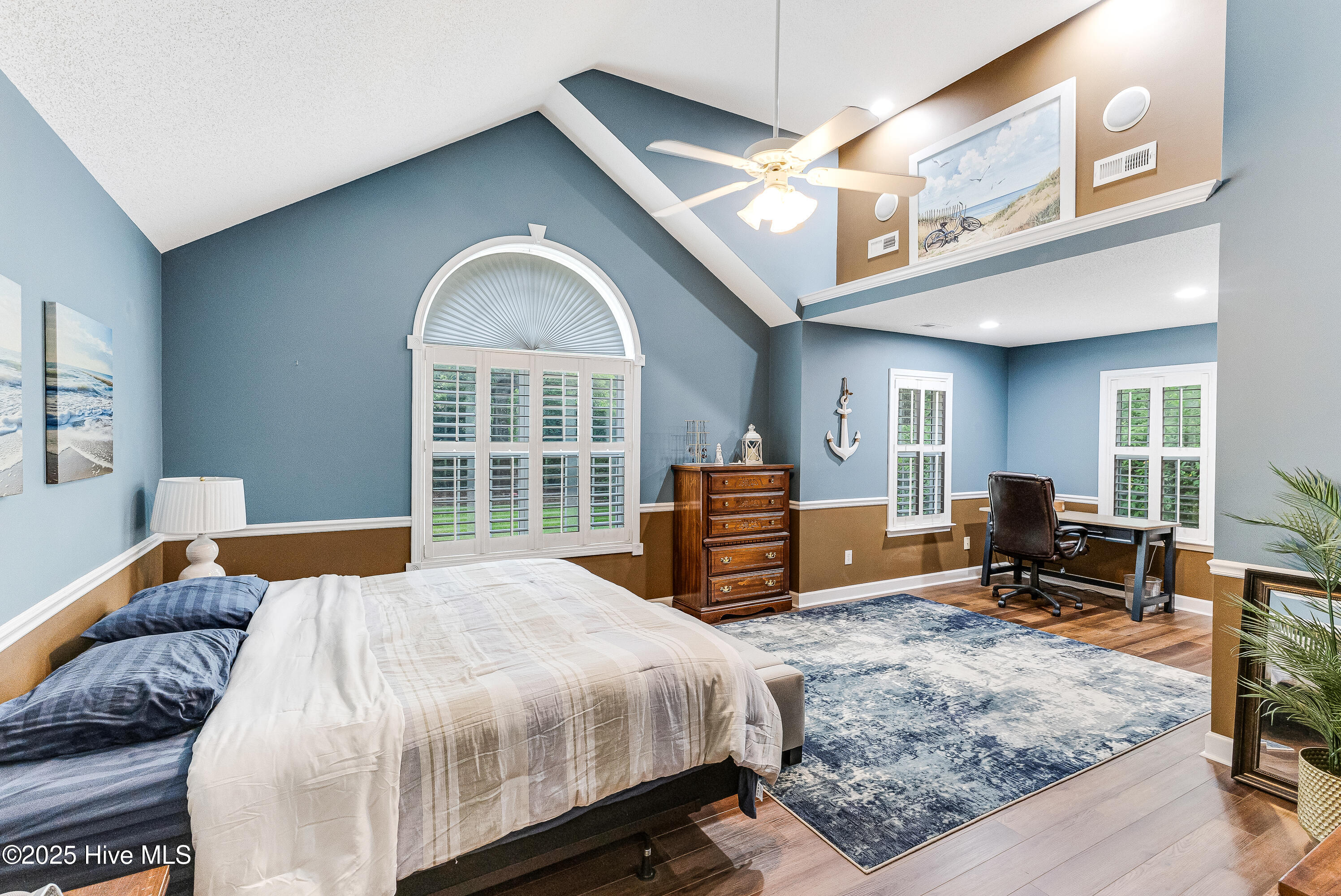 100520400 | Photo 16