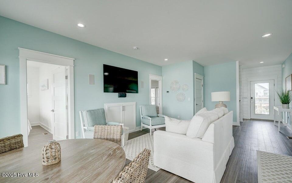 100508302 | Photo 30