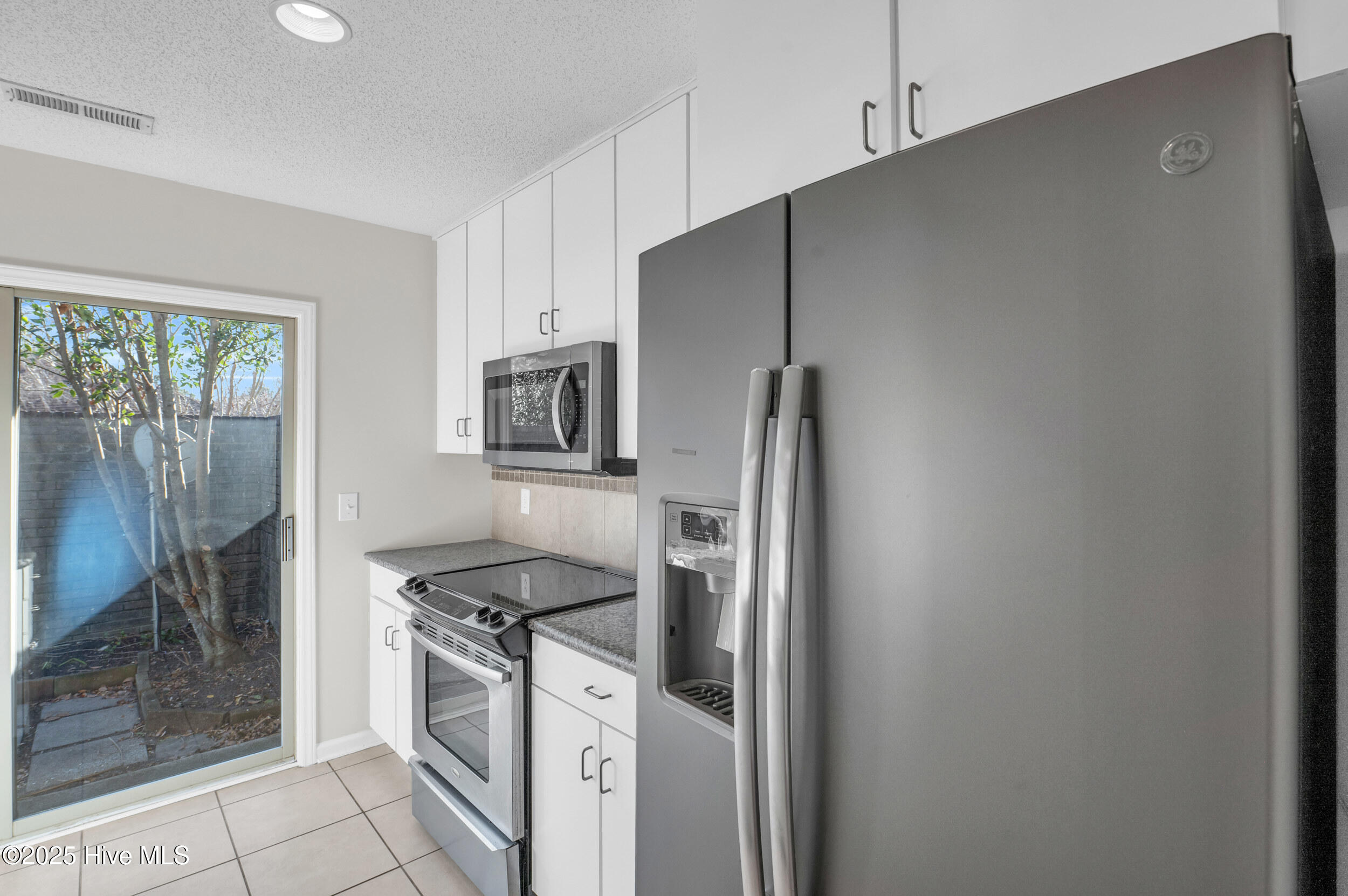 100547235 | Photo 20