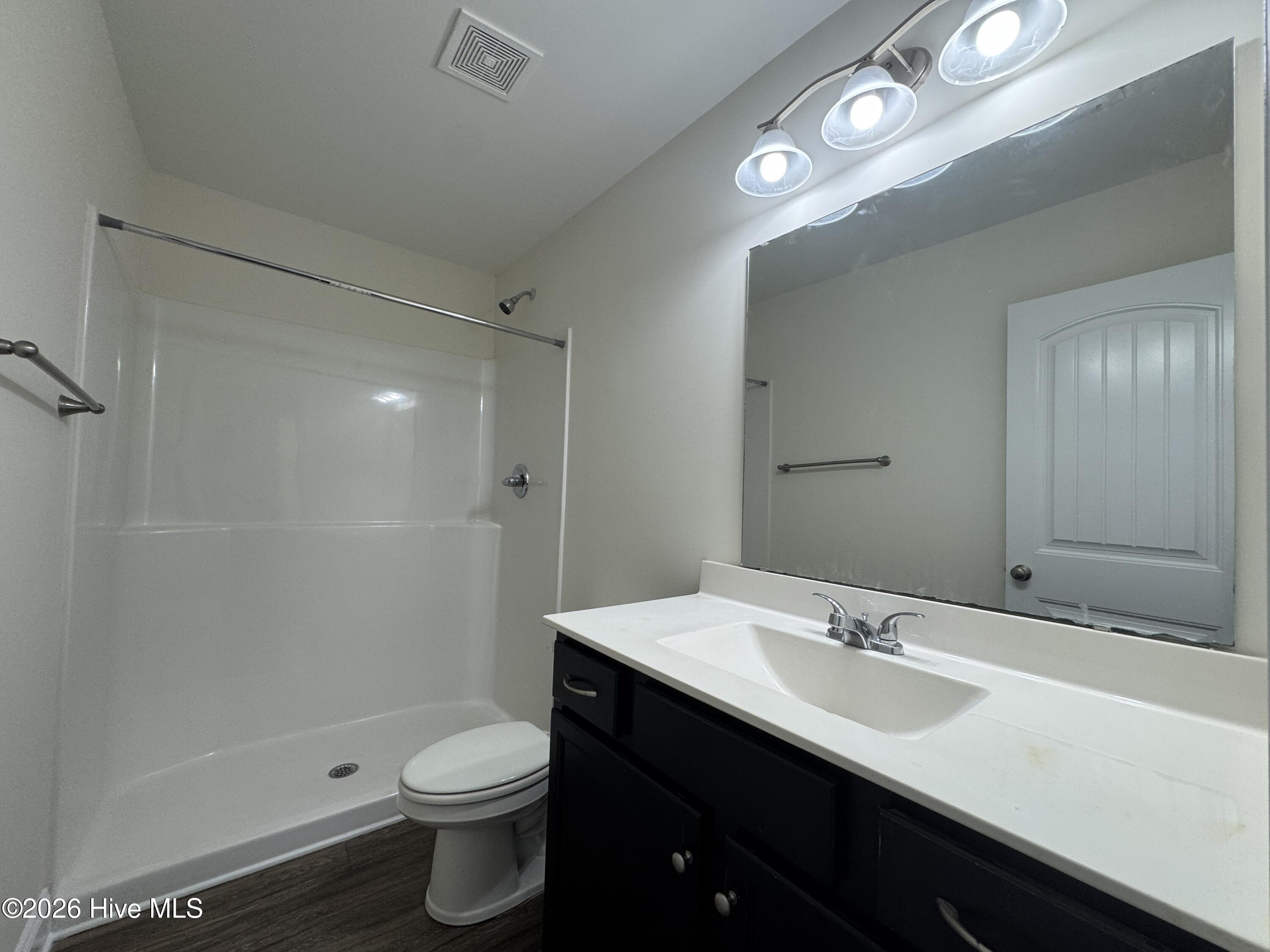 100568244 | Photo 11