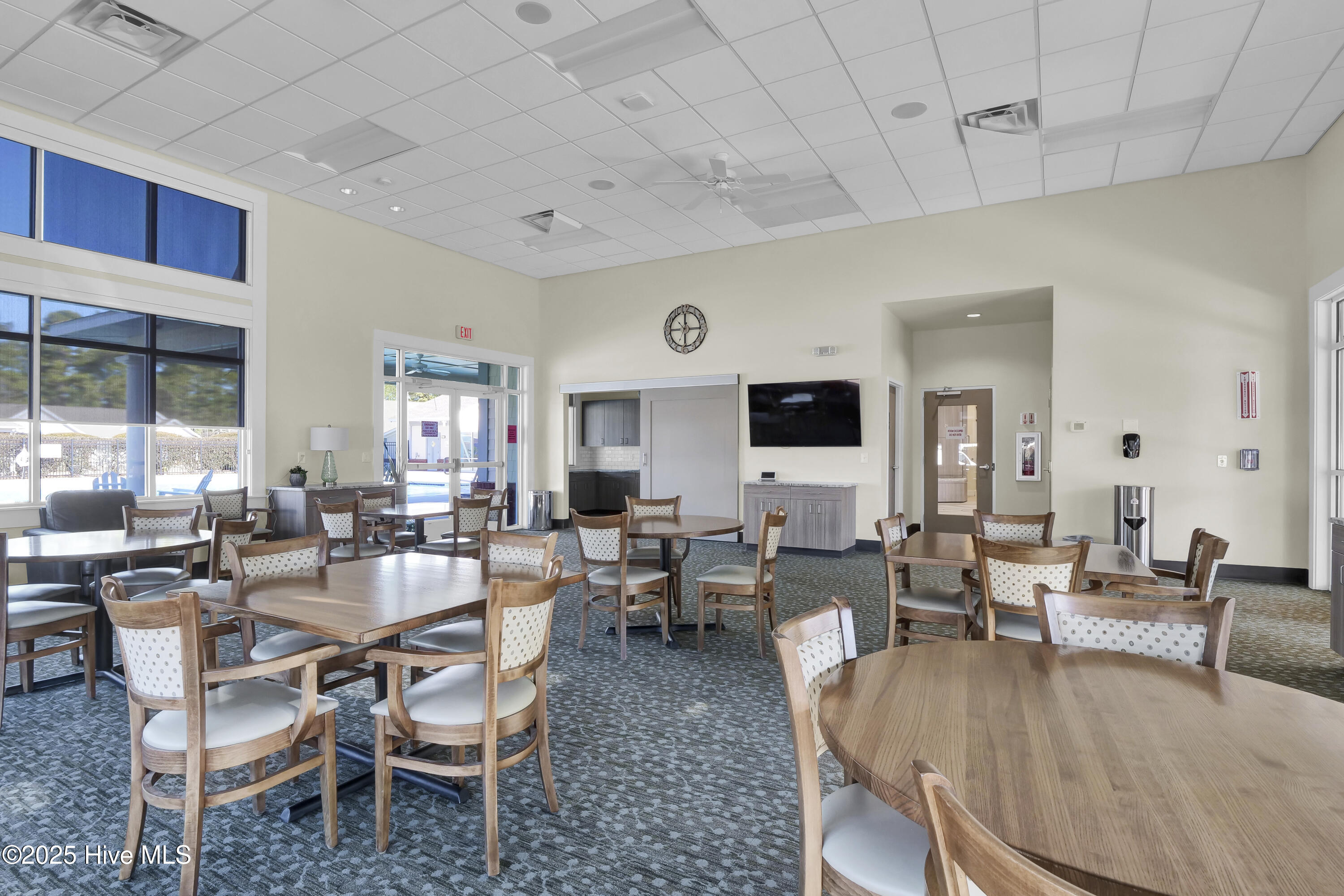 100510157 | Photo 31