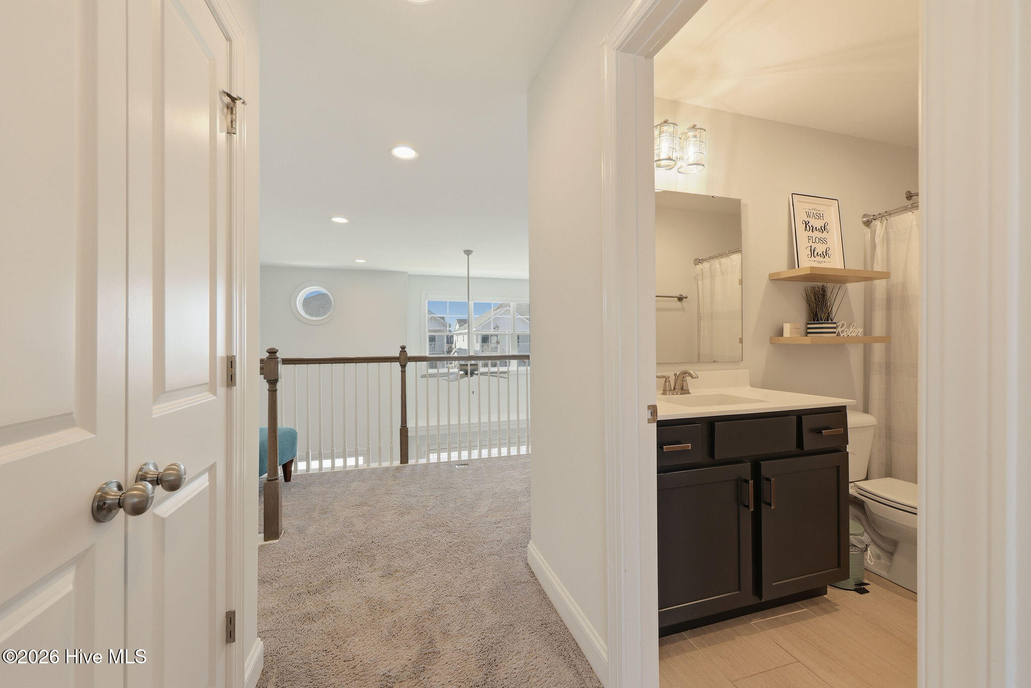 100561271 | Photo 27