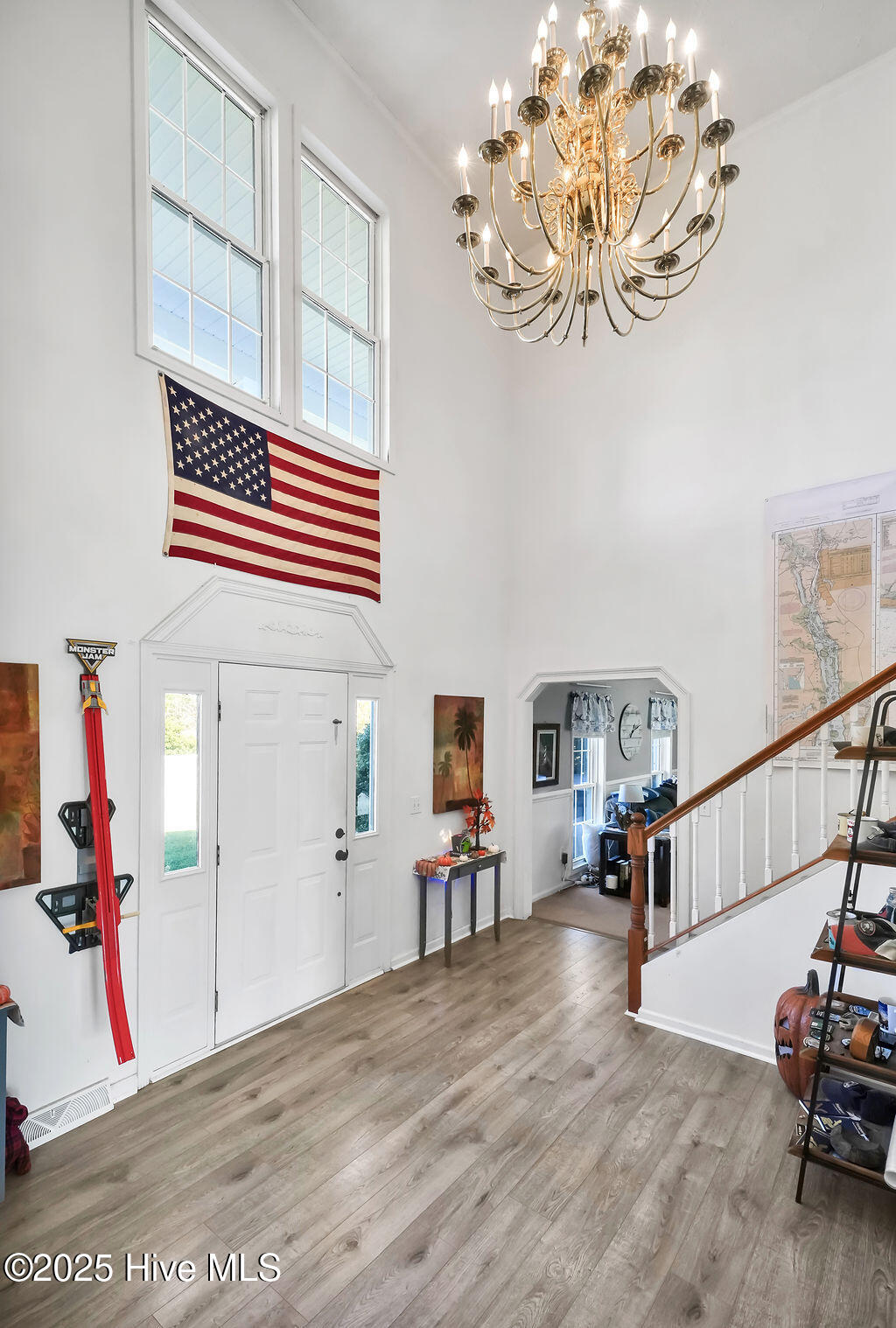 100537845 | Photo 17