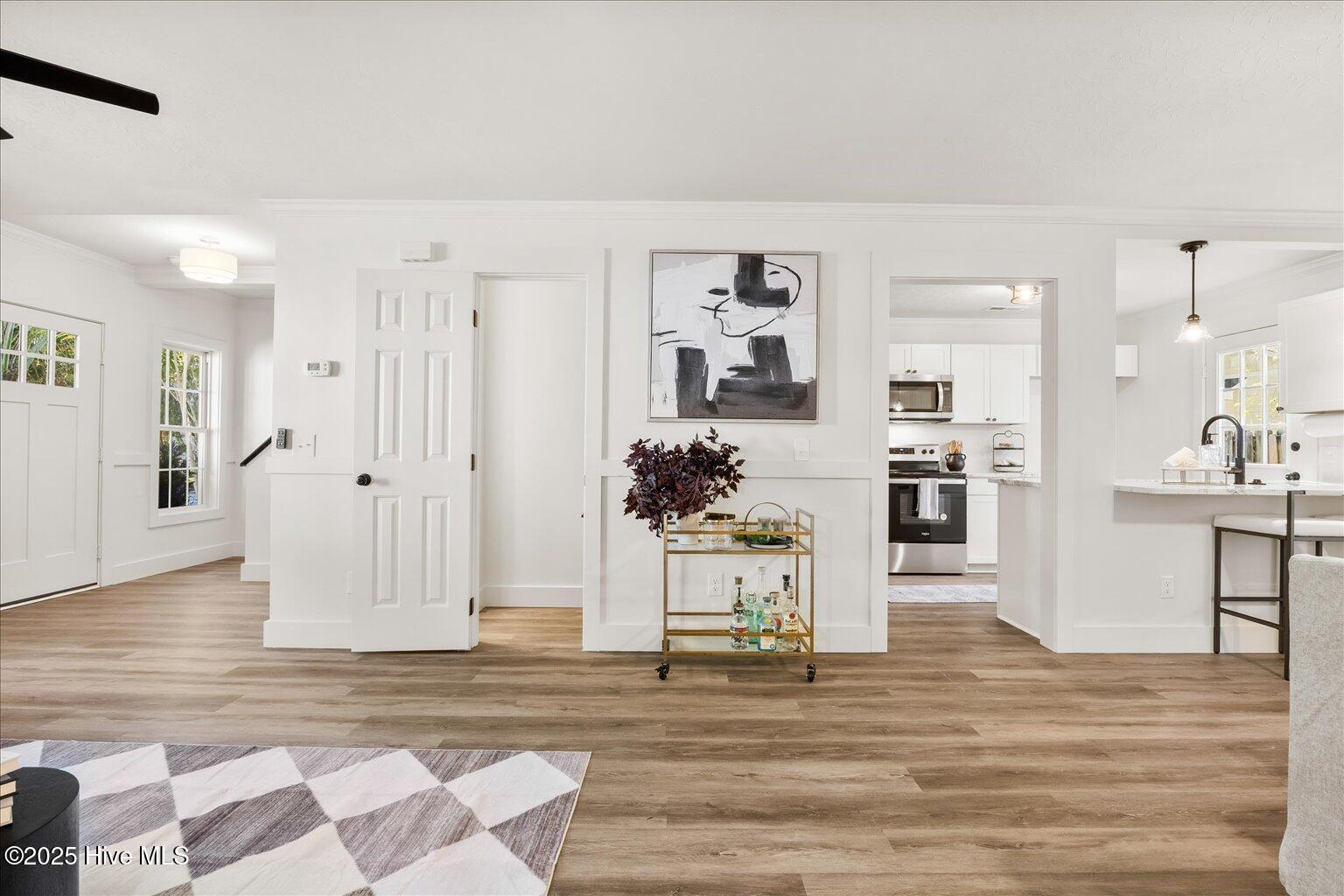 100554102 | Photo 12