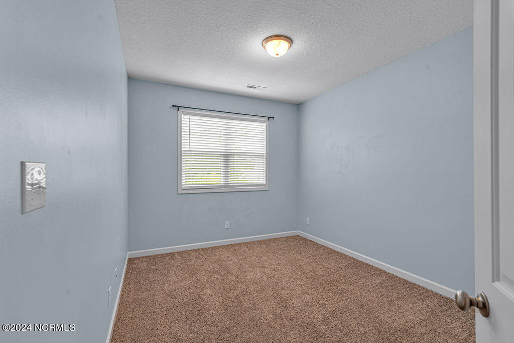 100565774 | Photo 17