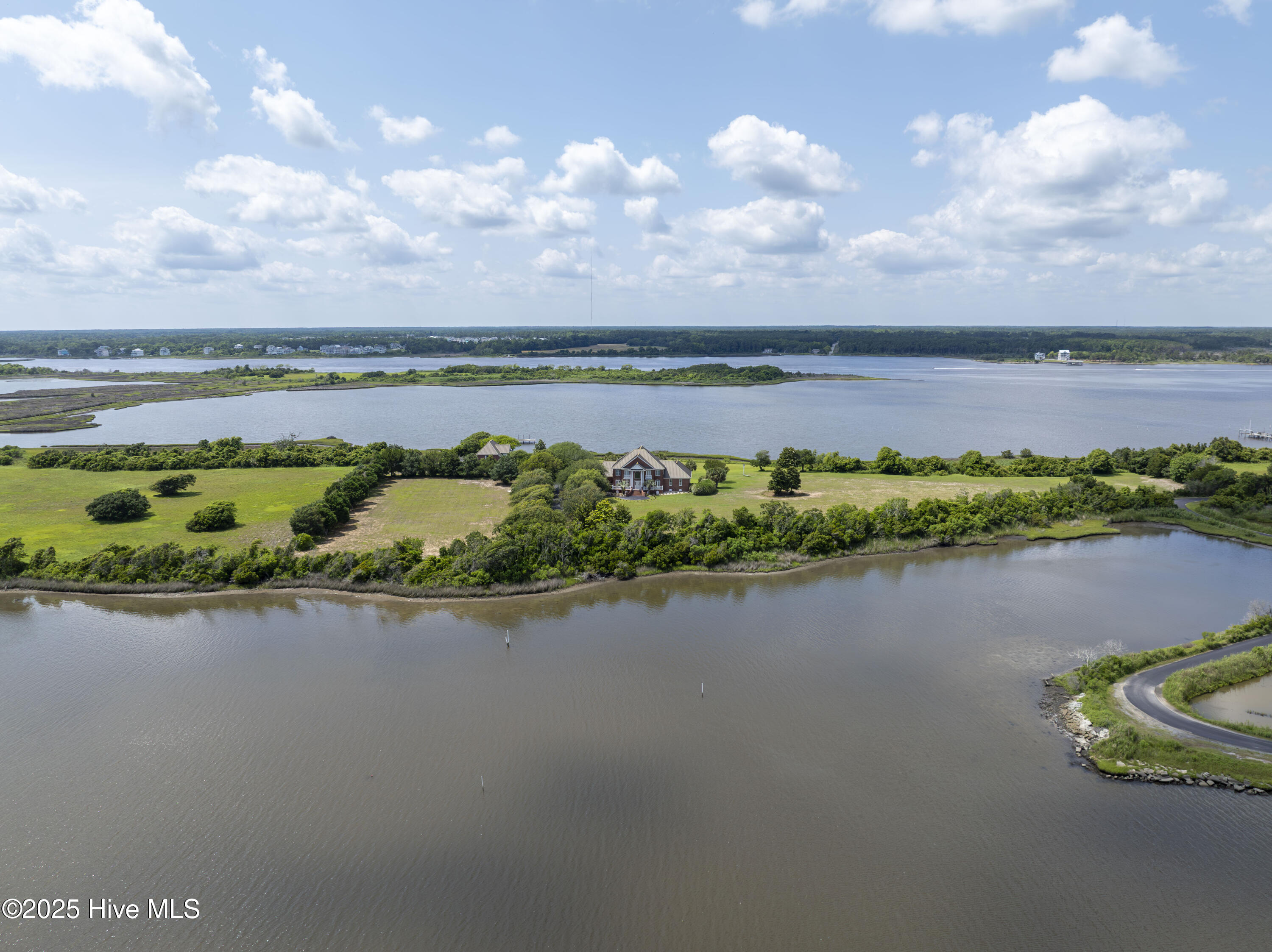 100512986 | Photo 71