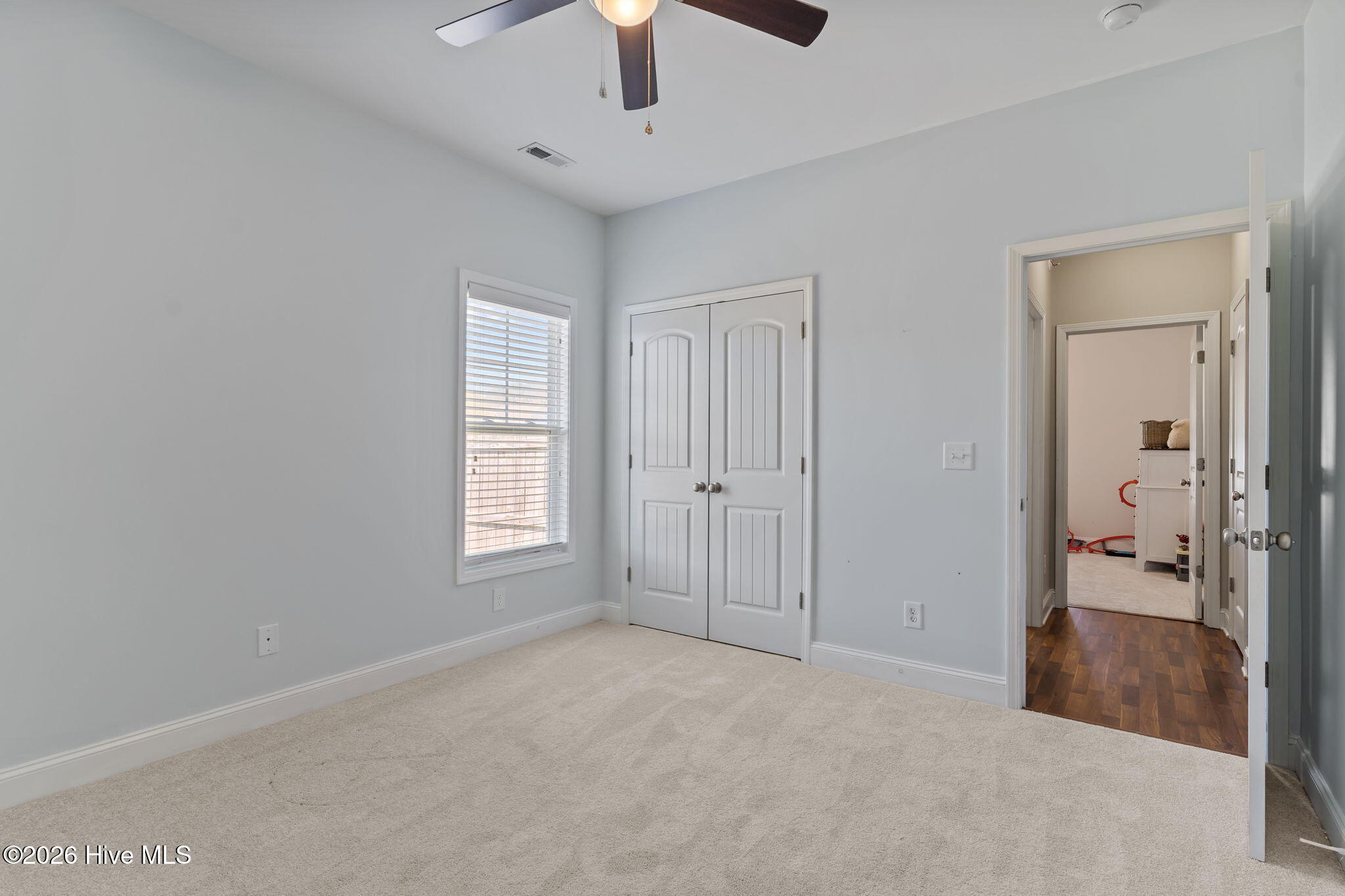 100561323 | Photo 25