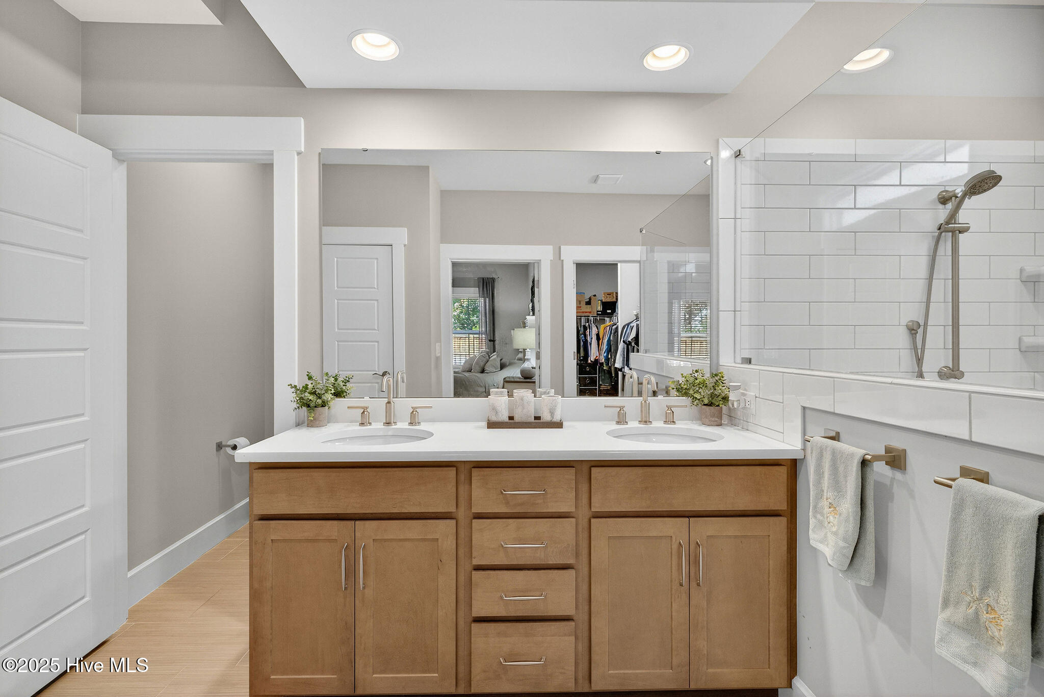 447 Beaumont Oaks Drive, Wilmington, NC 28411 – photo 17: Primary Bath.1 - 447 Beaumont