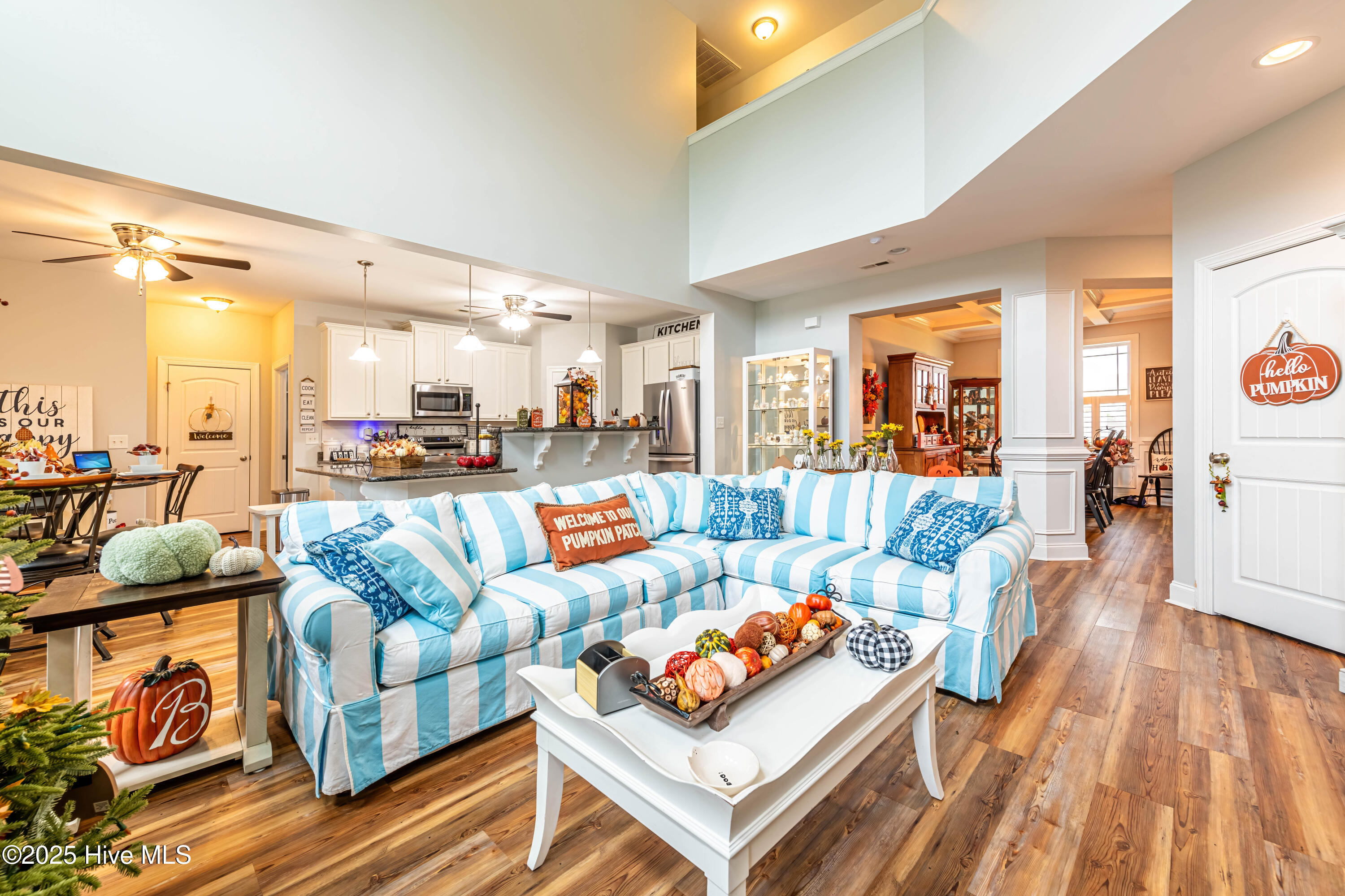 100524839 | Photo 23