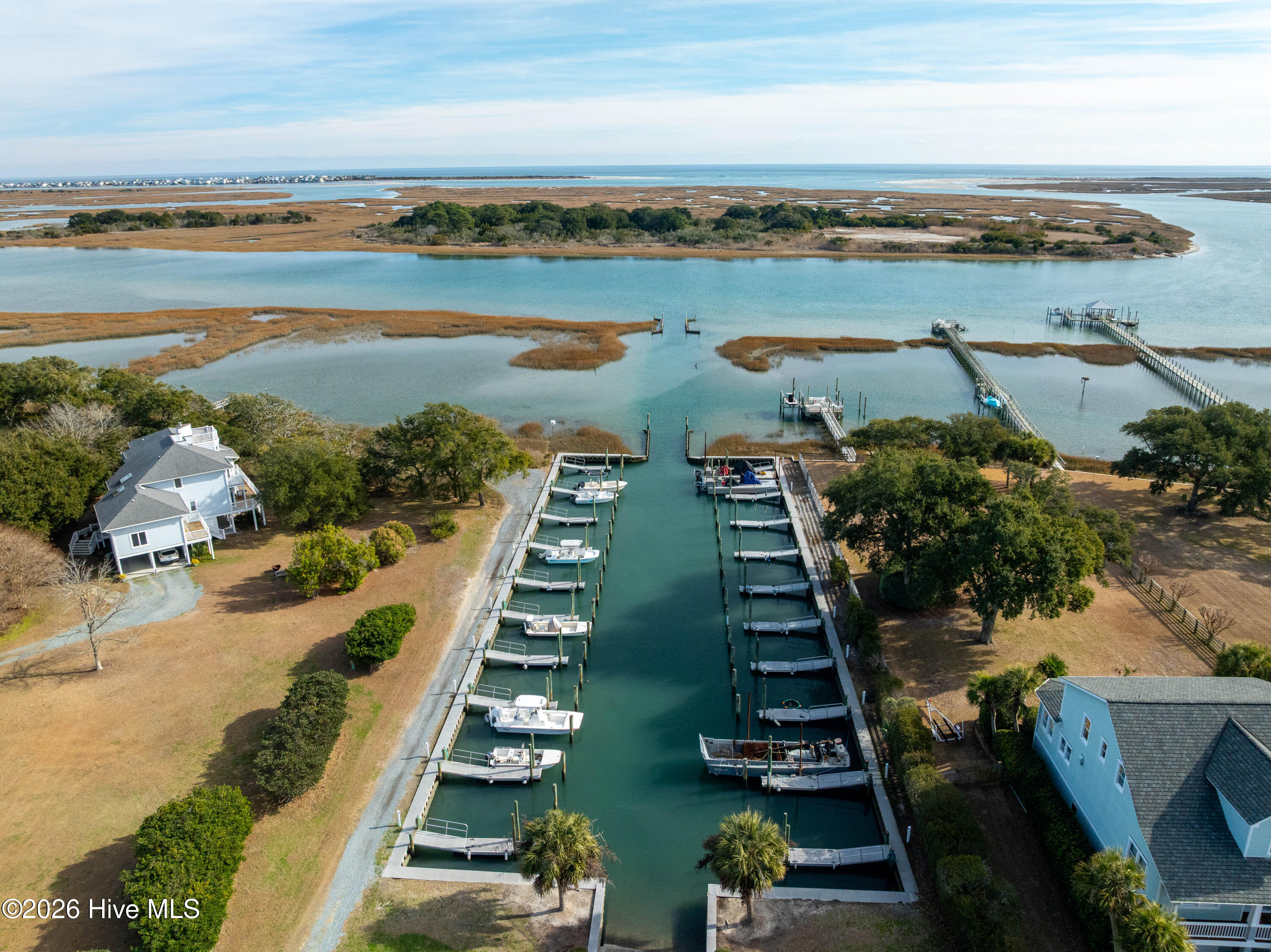 100548978 | Photo 45