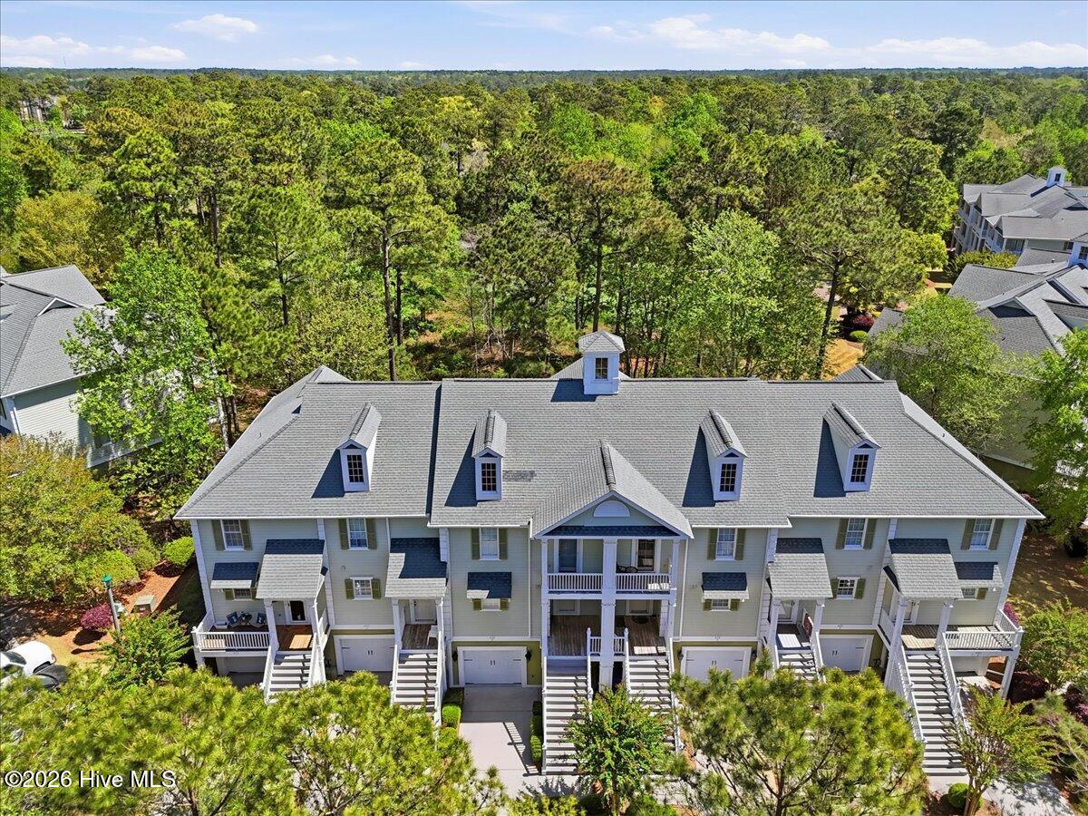 100566244 | Photo 64