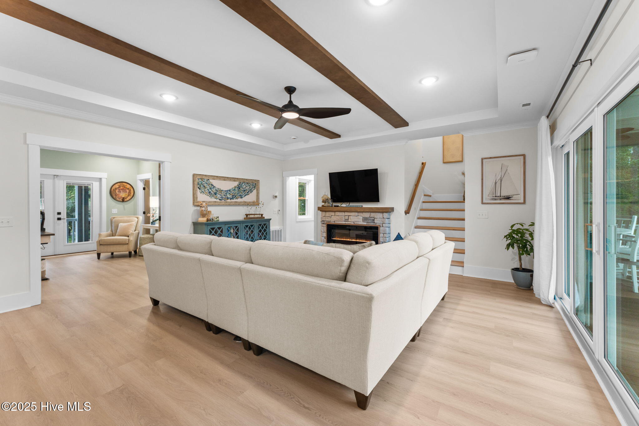 100559638 | Photo 29