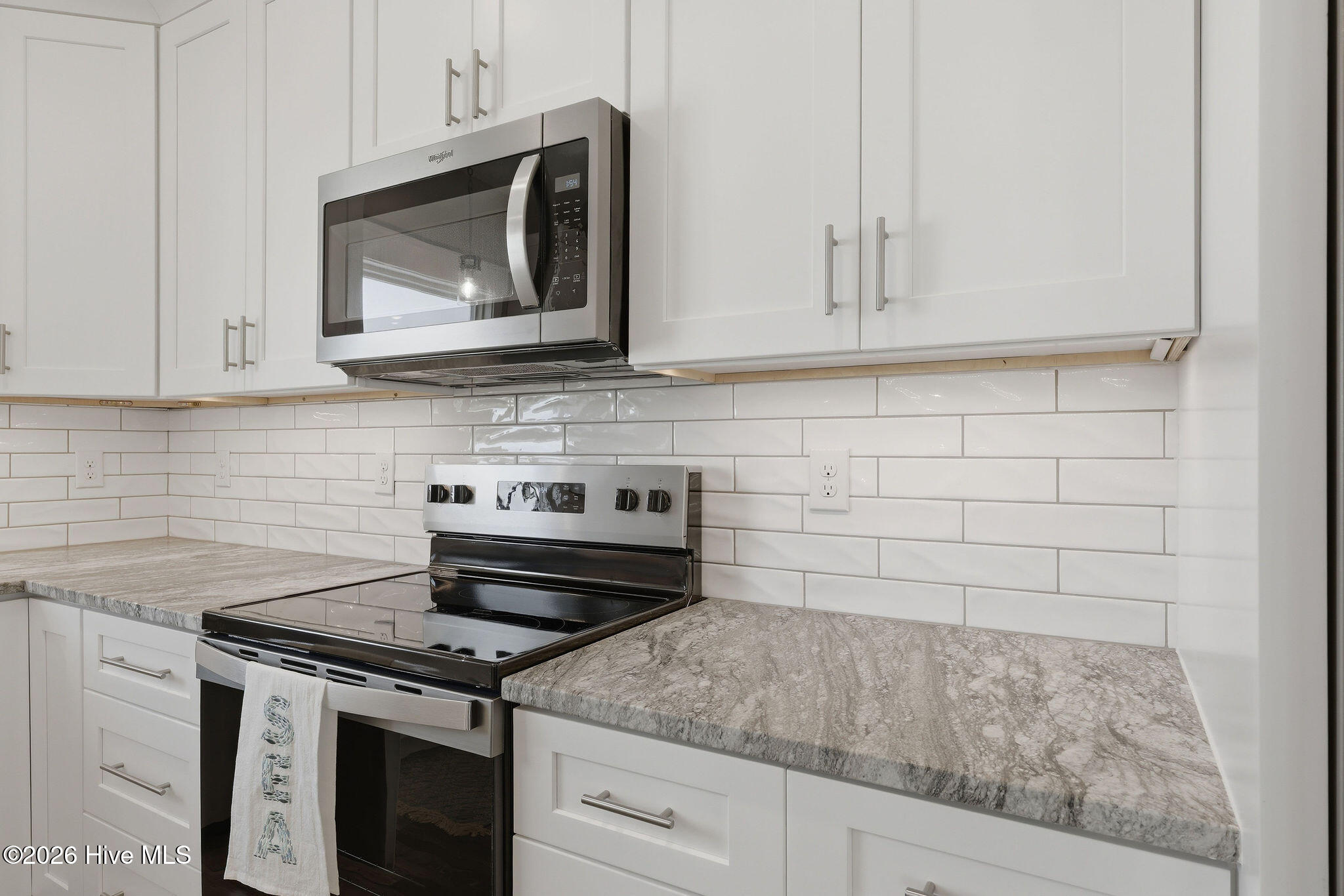 100559118 | Photo 27