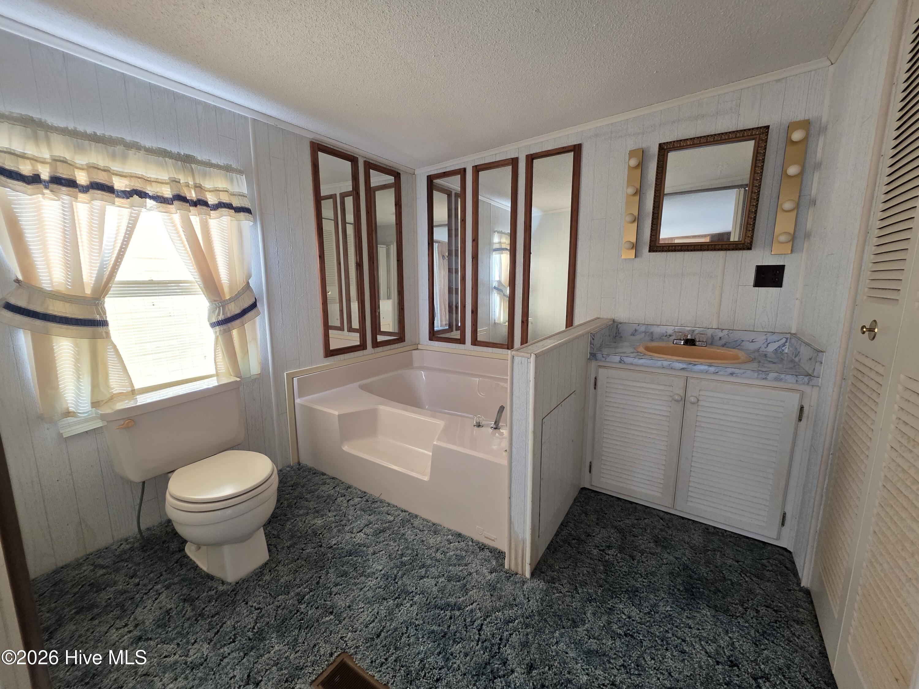 100552859 | Photo 17