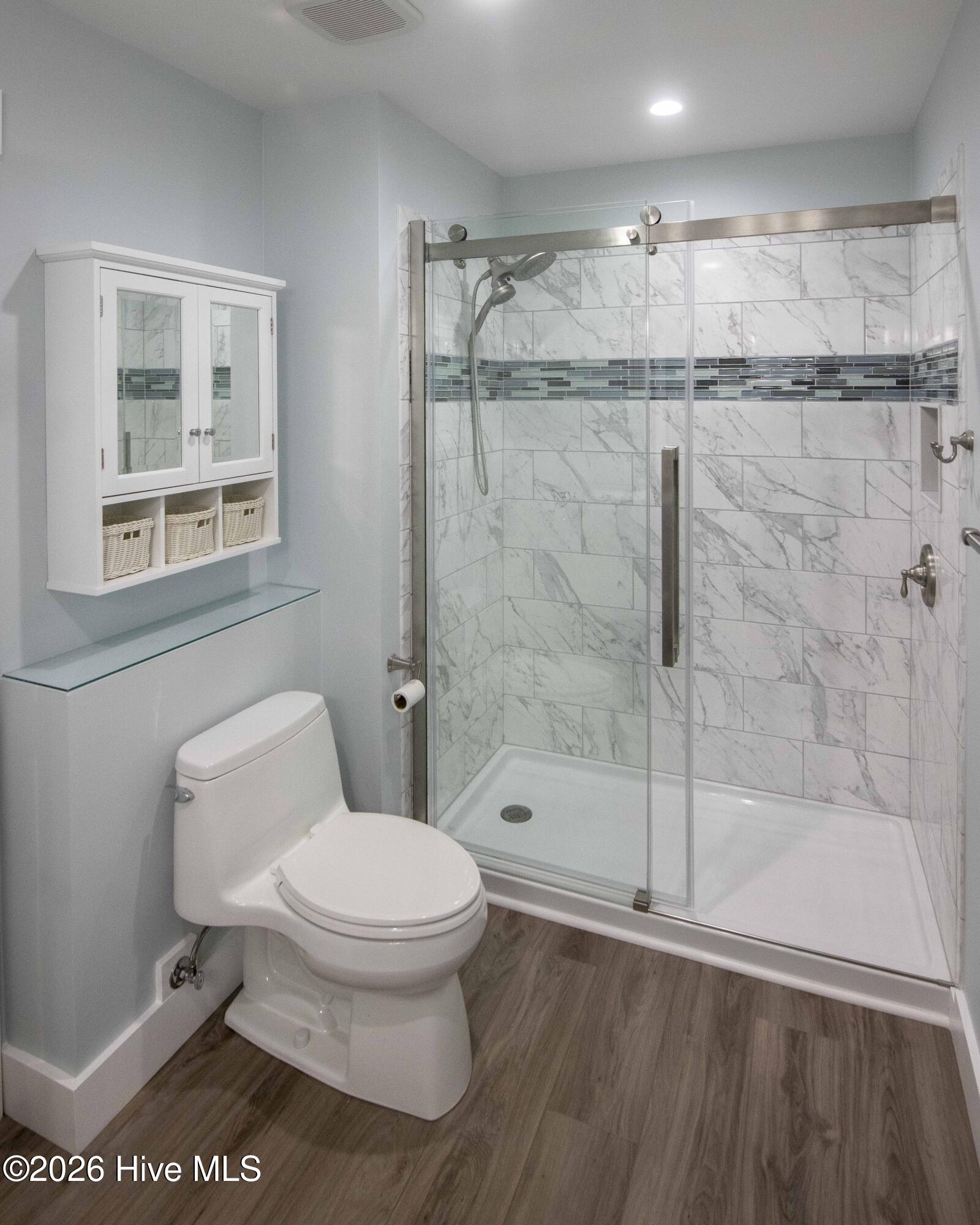 100563041 | Photo 41