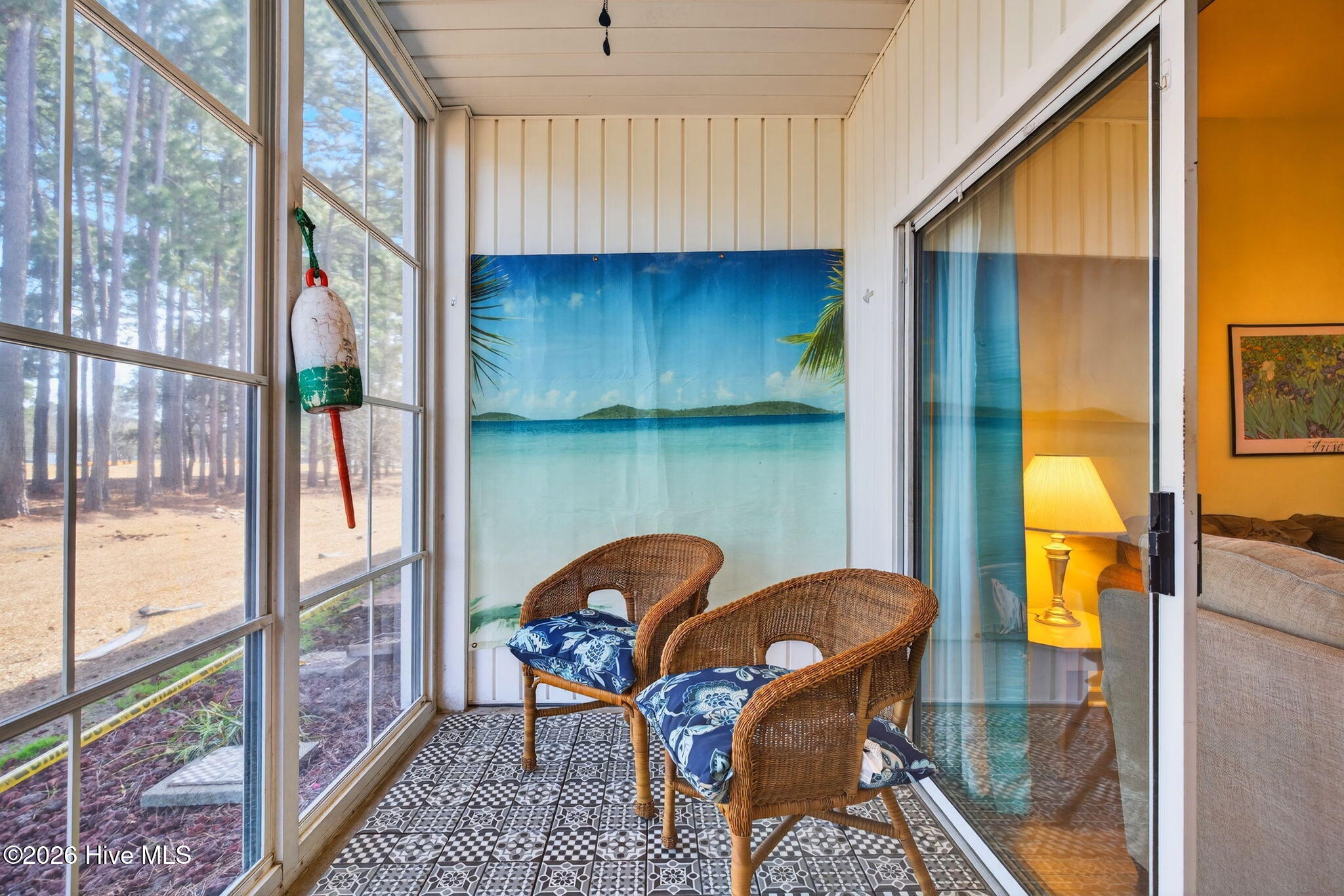 100558580 | Photo 16