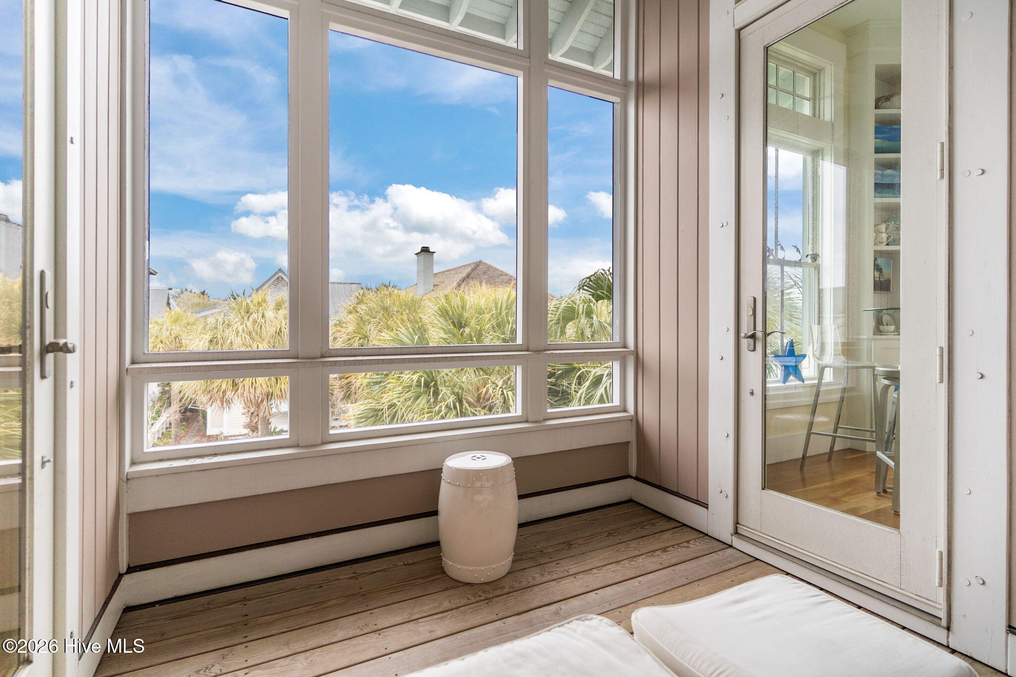 100555119 | Photo 16