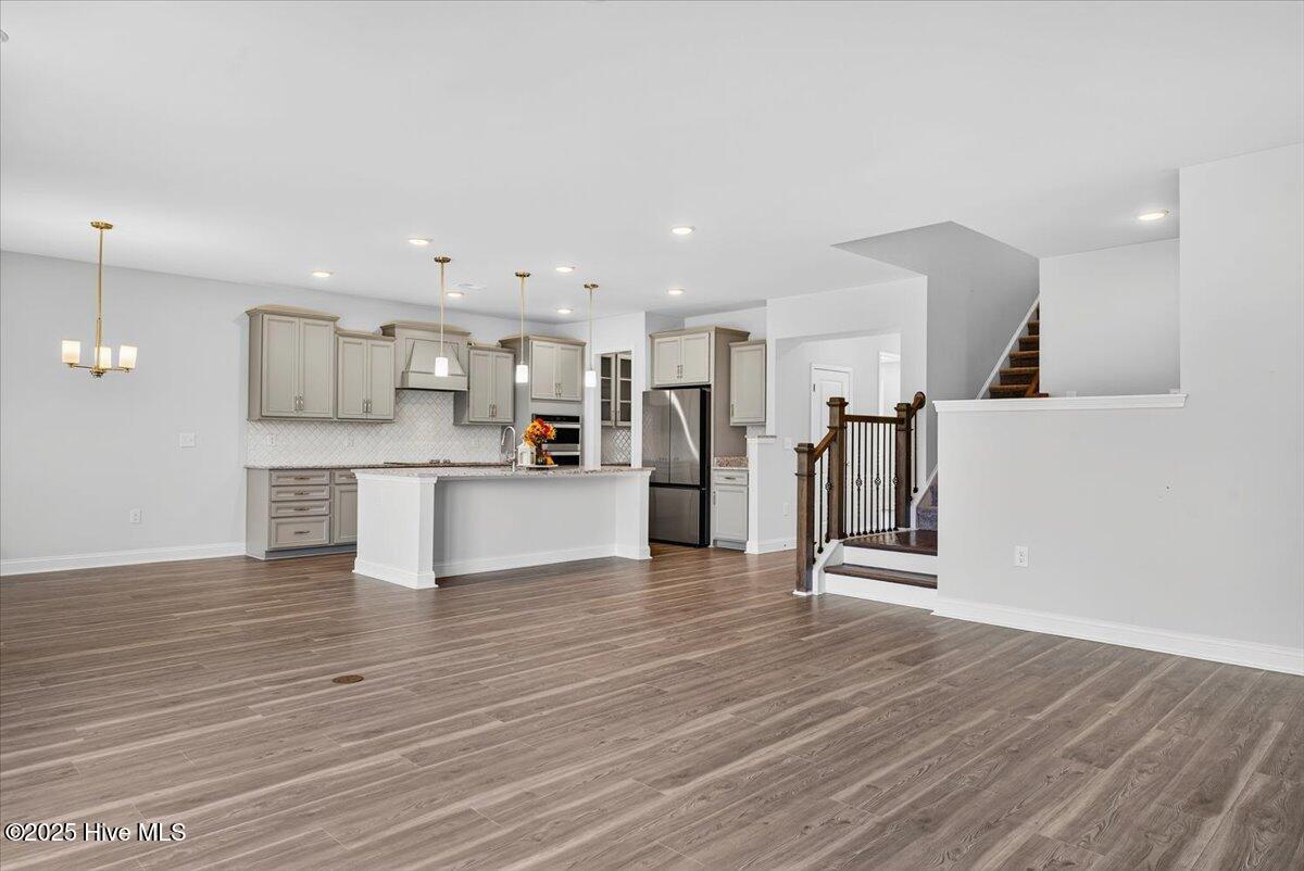 100532421 | Photo 10