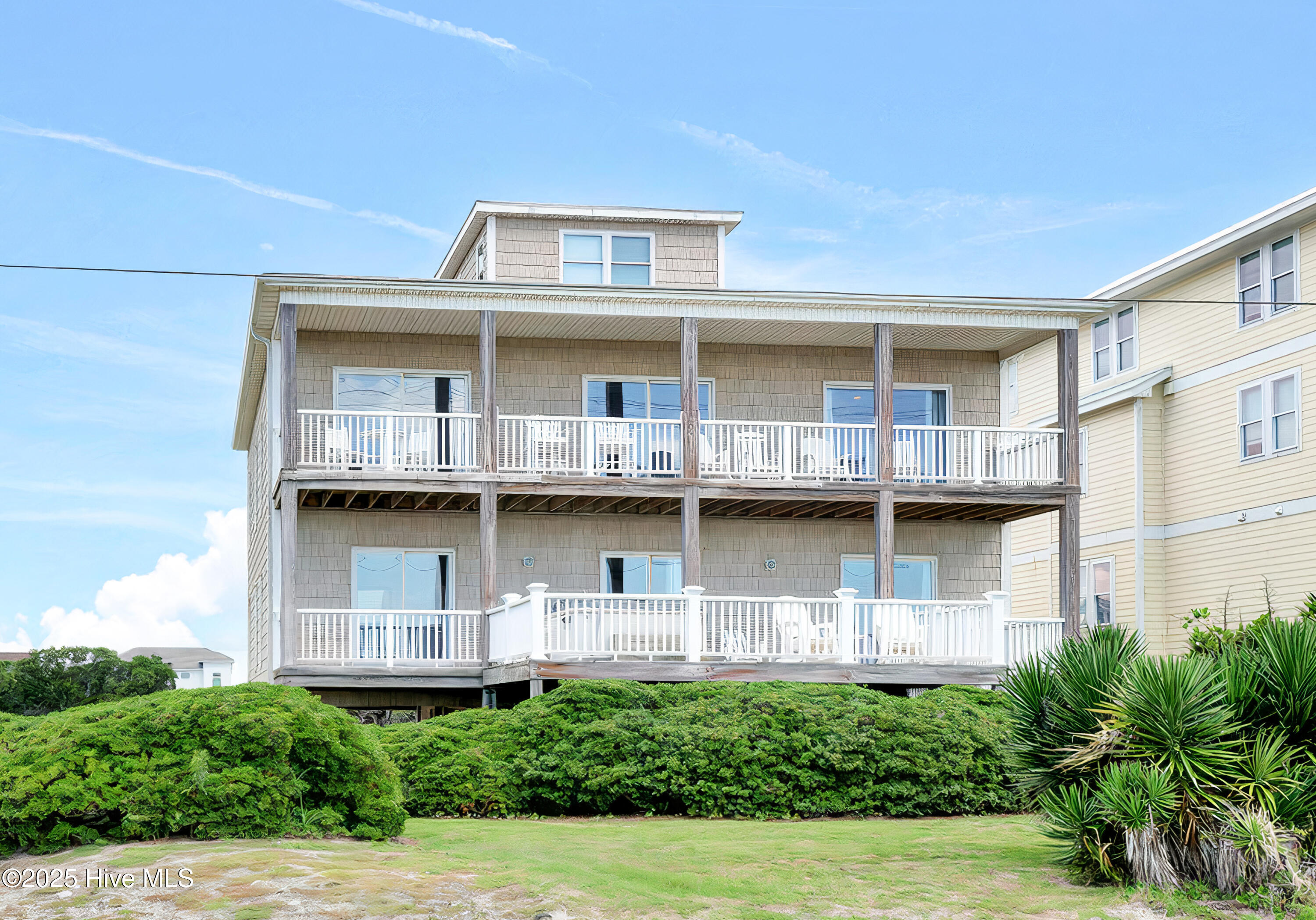 100524834 | Photo 49