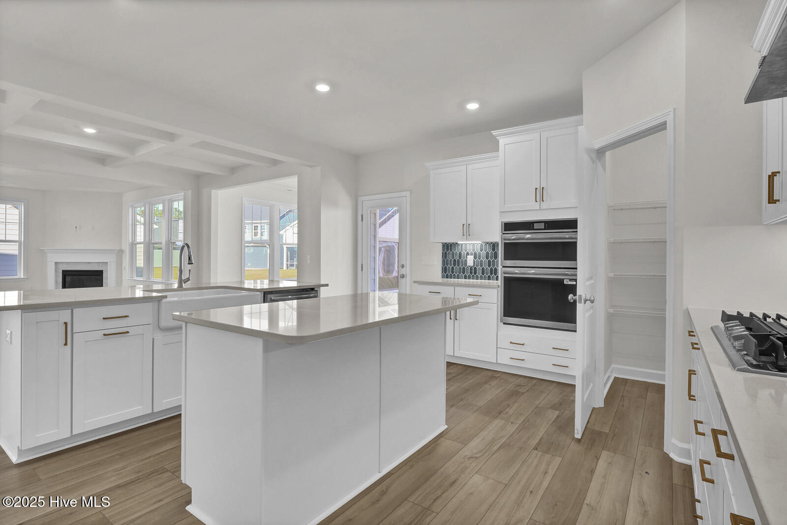 100500877 | Photo 12