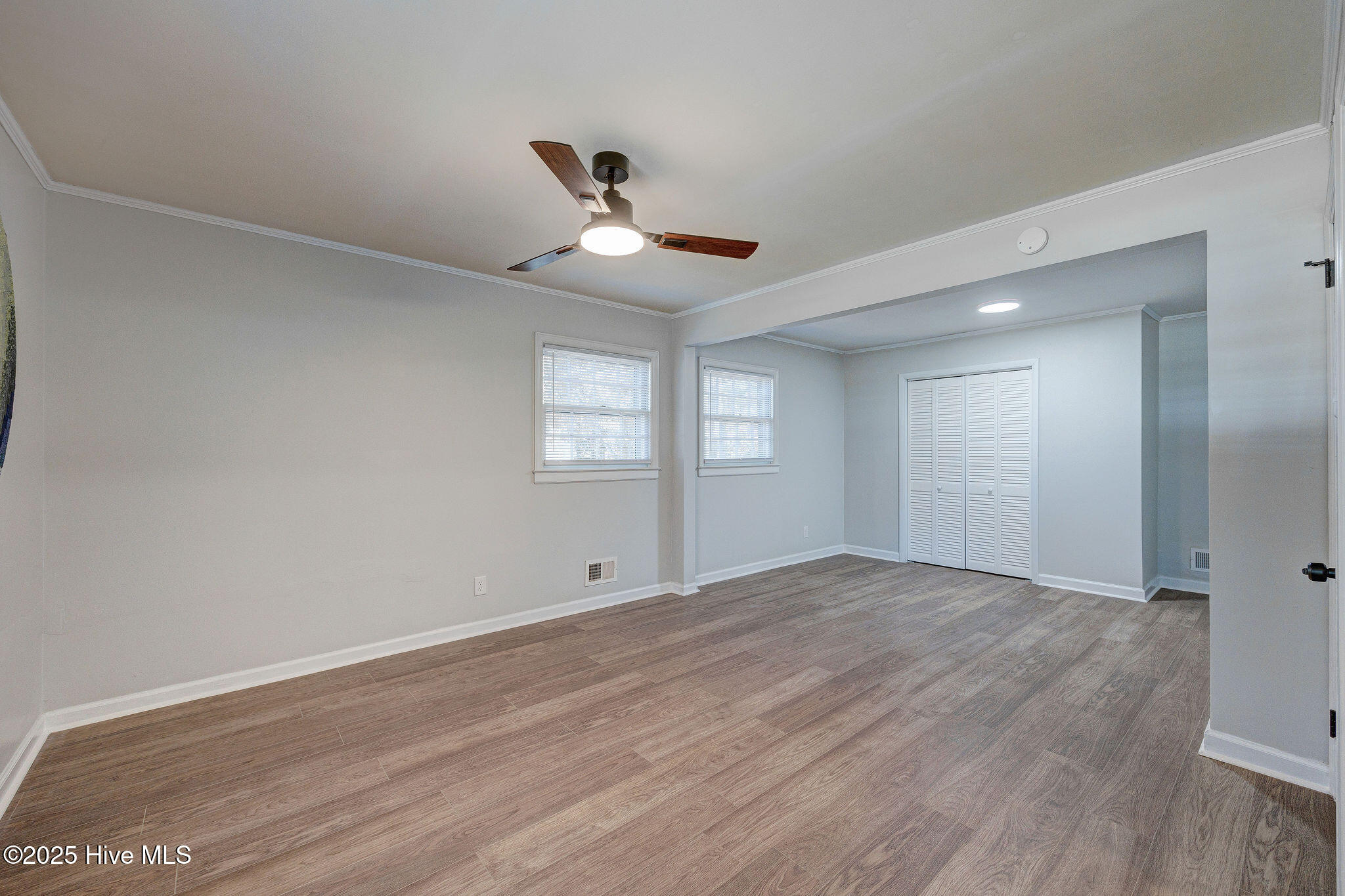 100534664 | Photo 23