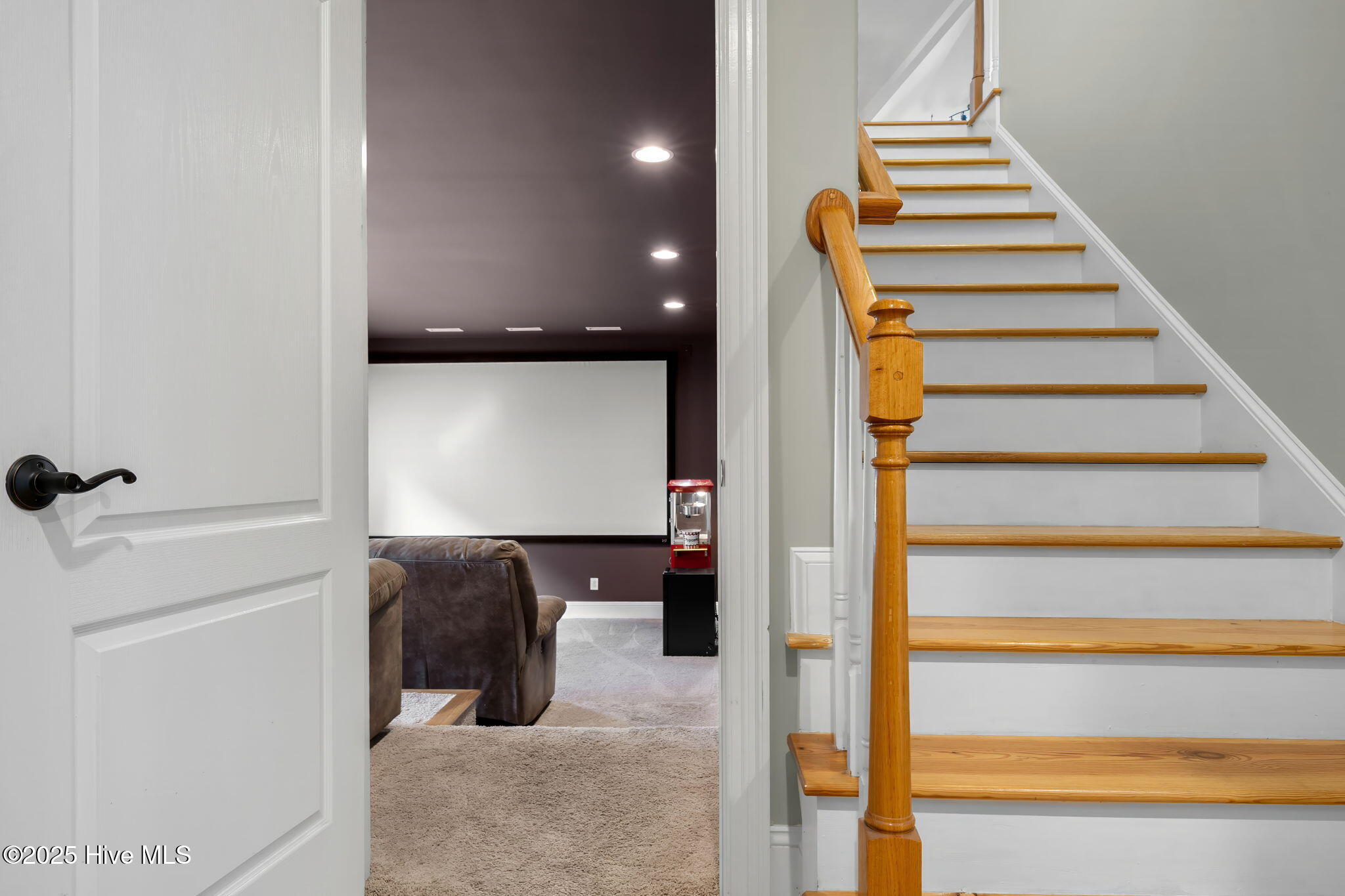 100544684 | Photo 49