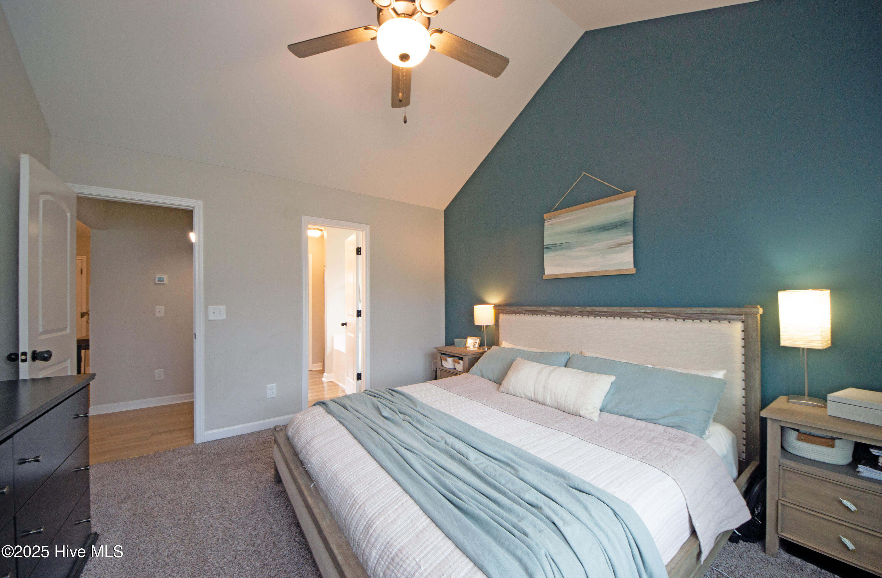 100539129 | Photo 14