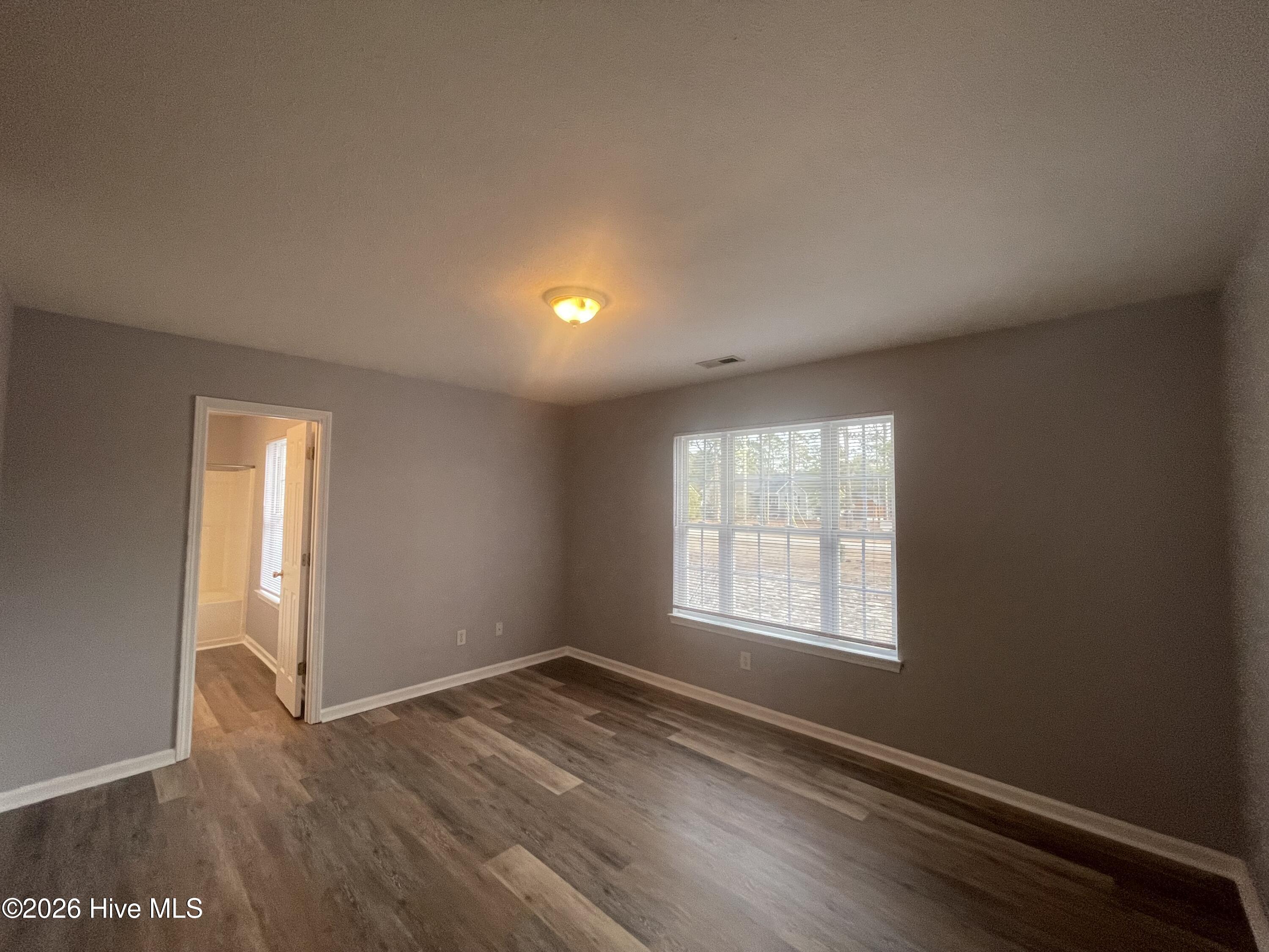 100548174 | Photo 13