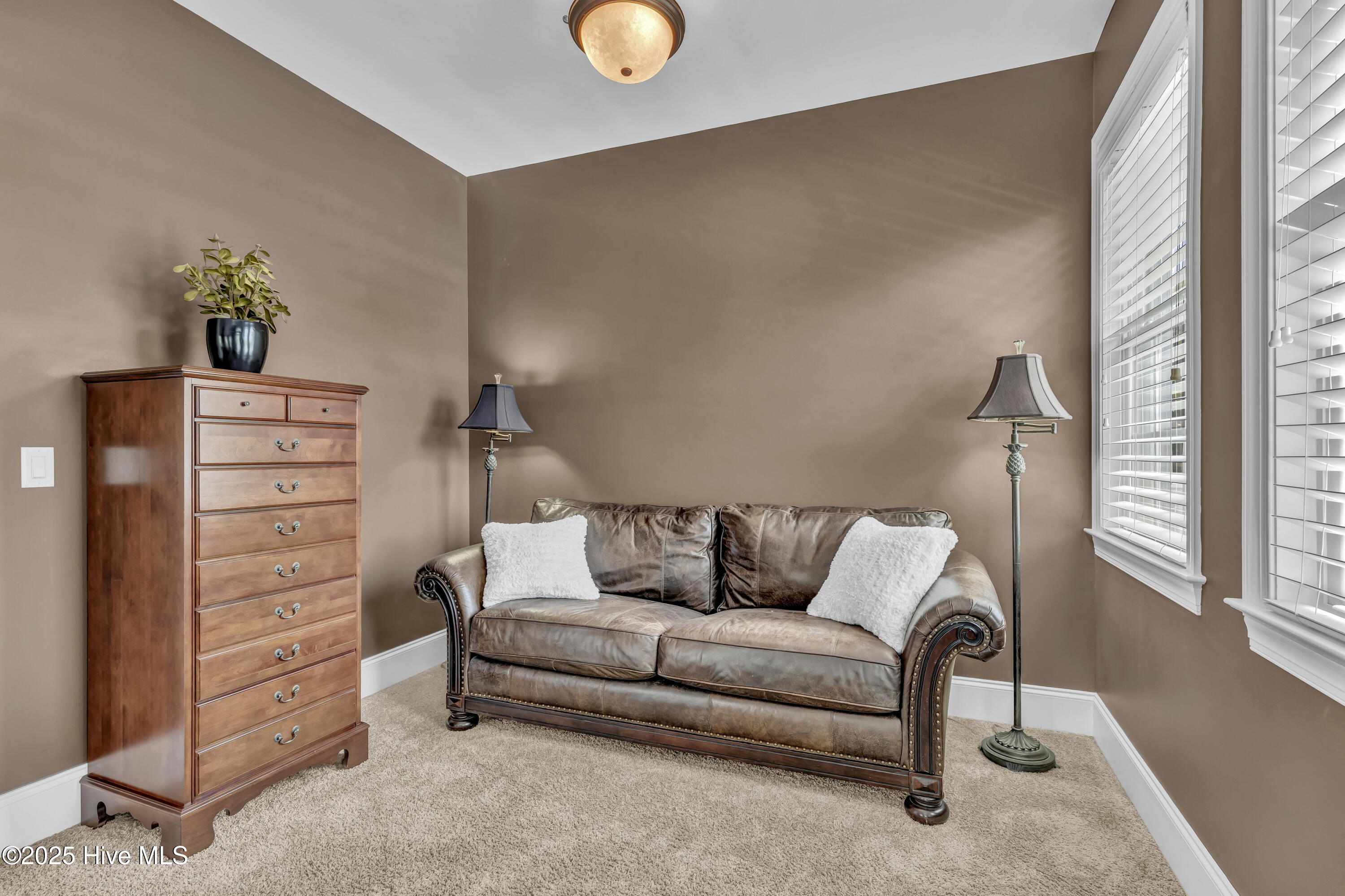 100504337 | Photo 25