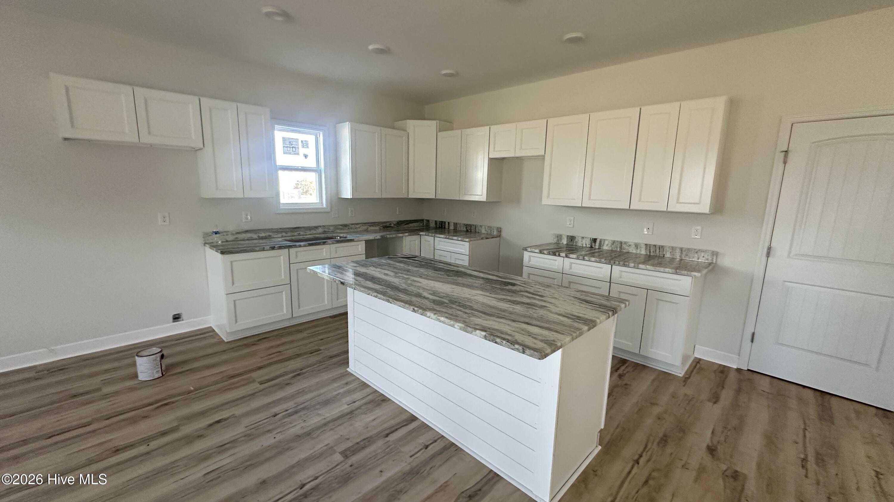 100558680 | Photo 10