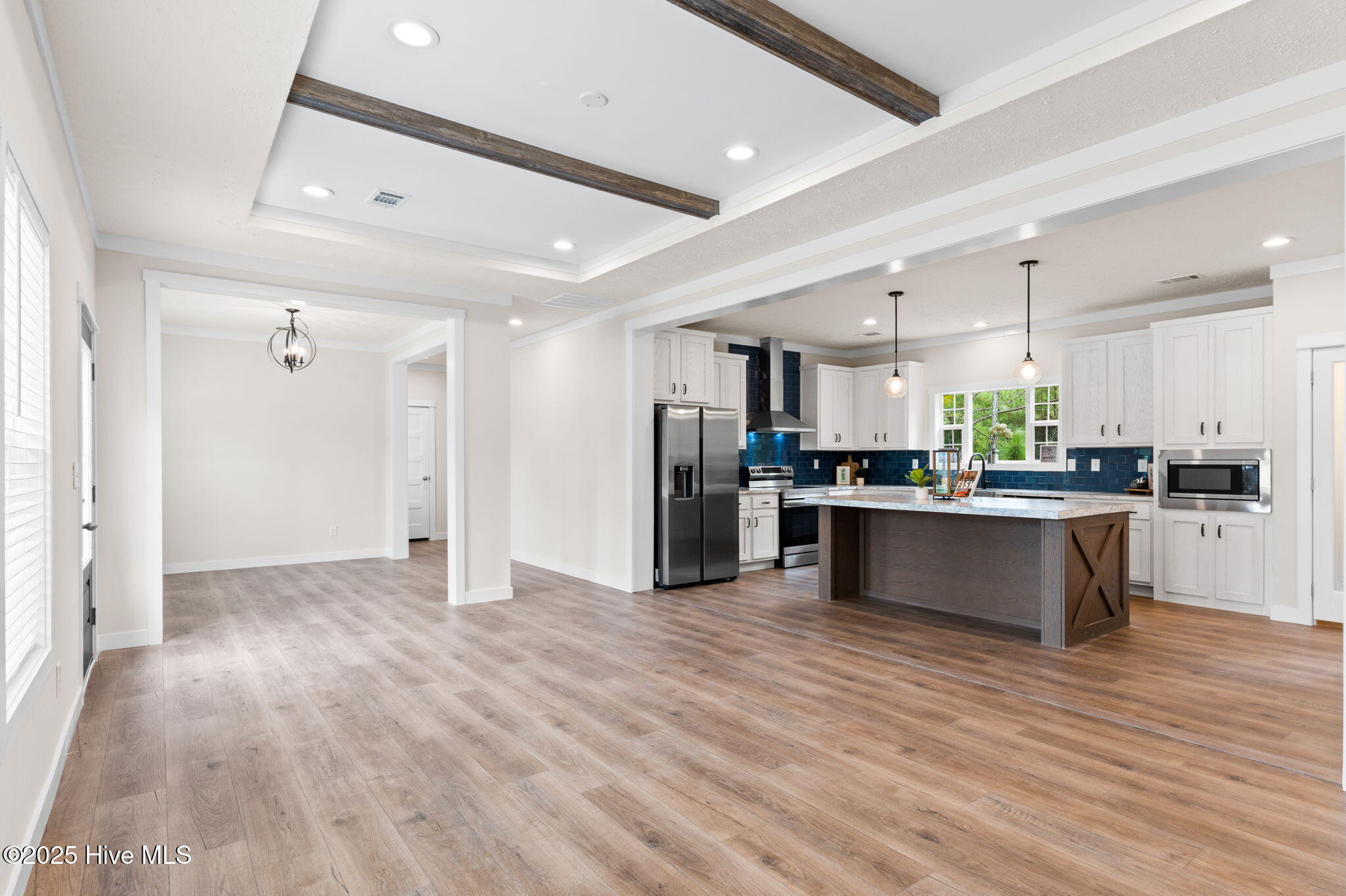 100558288 | Photo 13