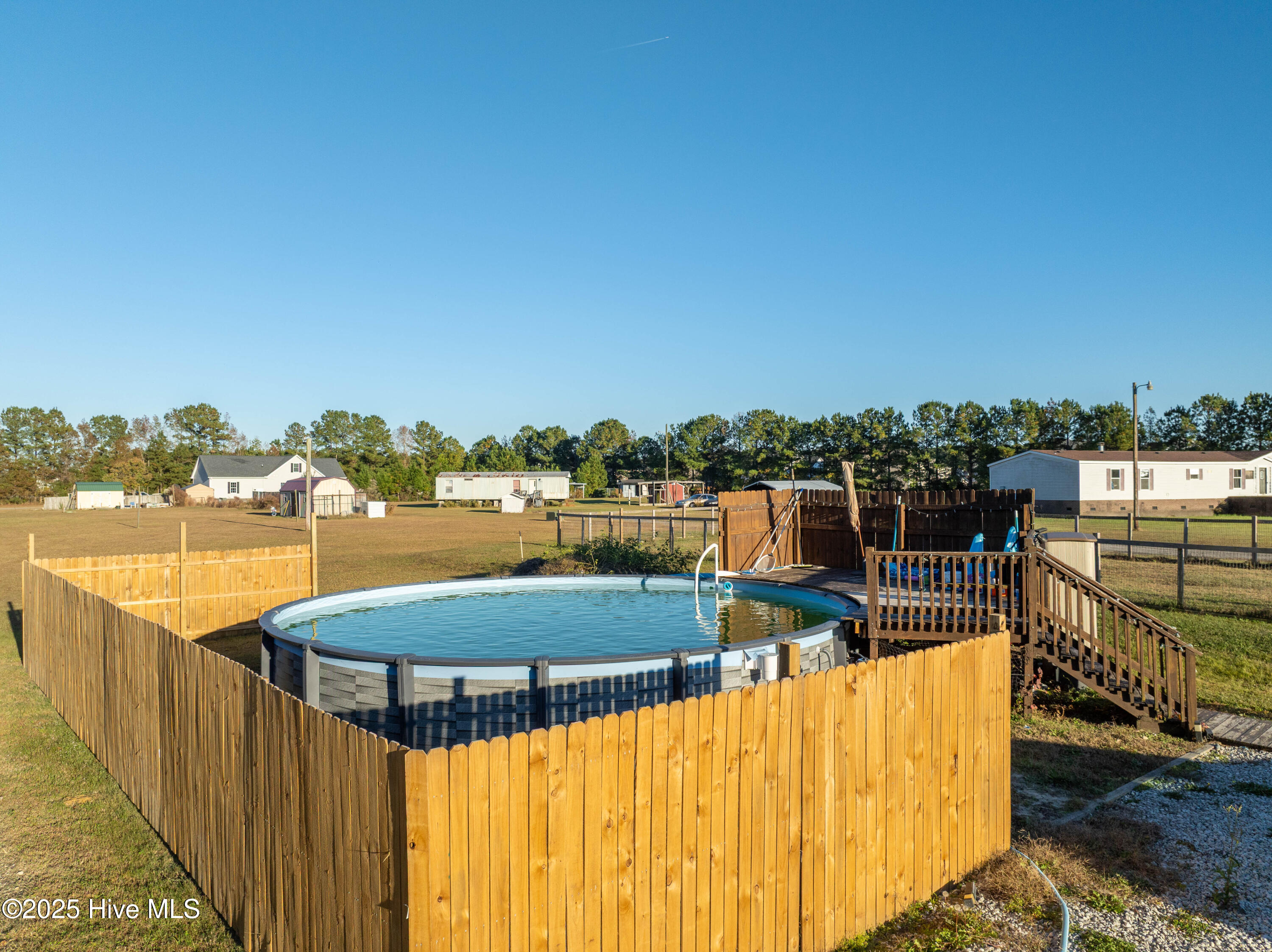 100539852 | Photo 32