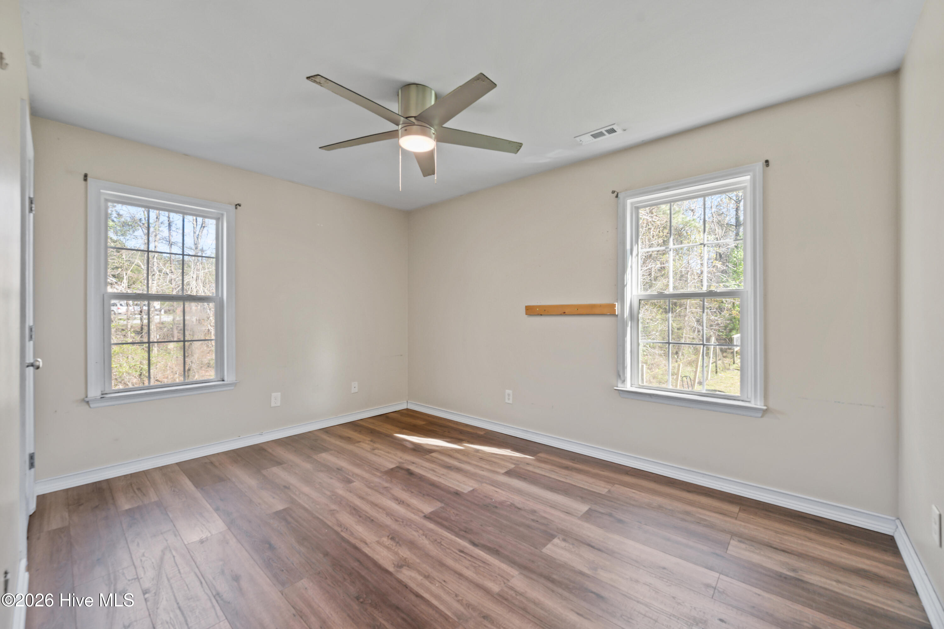 100564292 | Photo 25