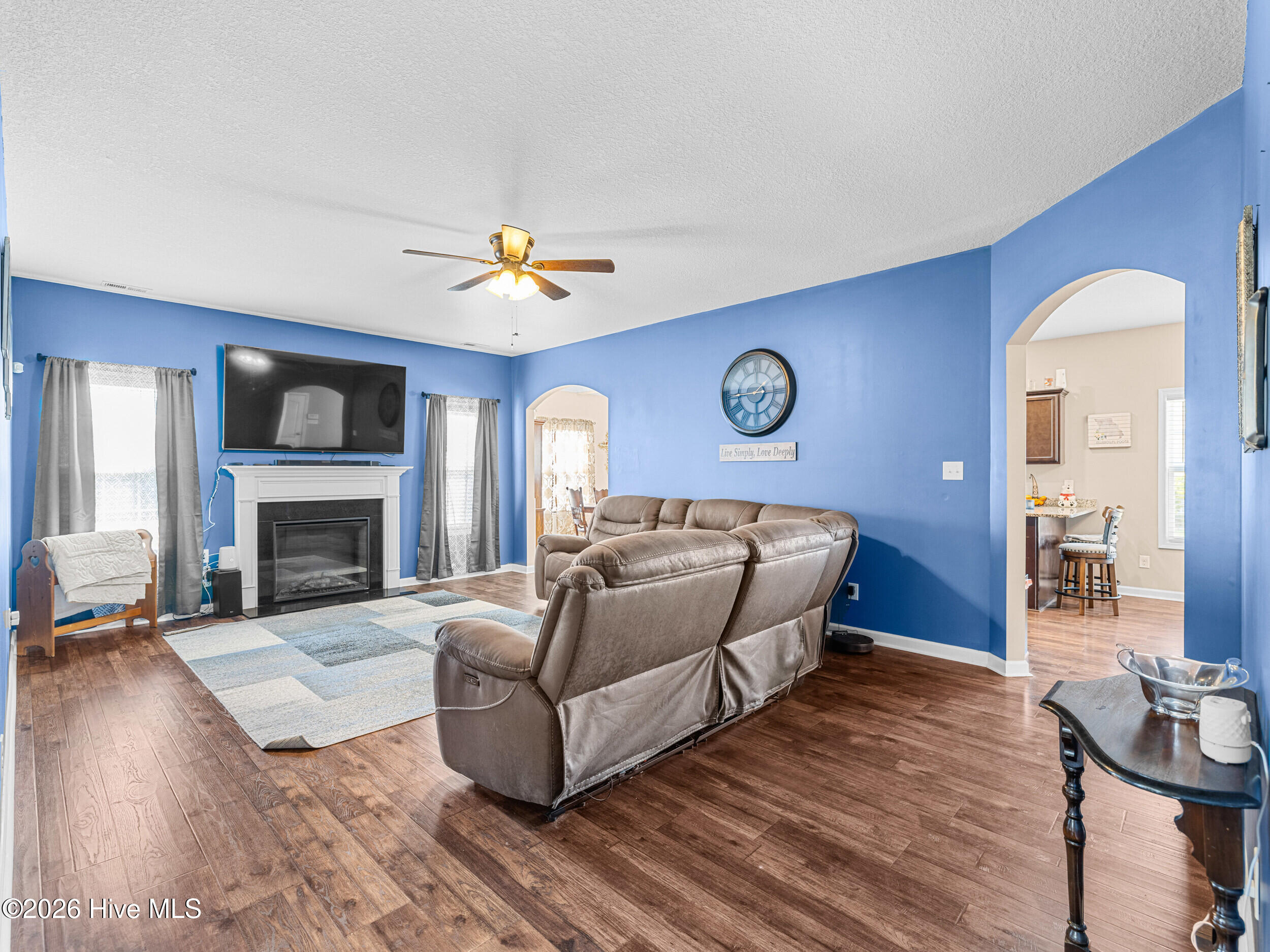 100568044 | Photo 13