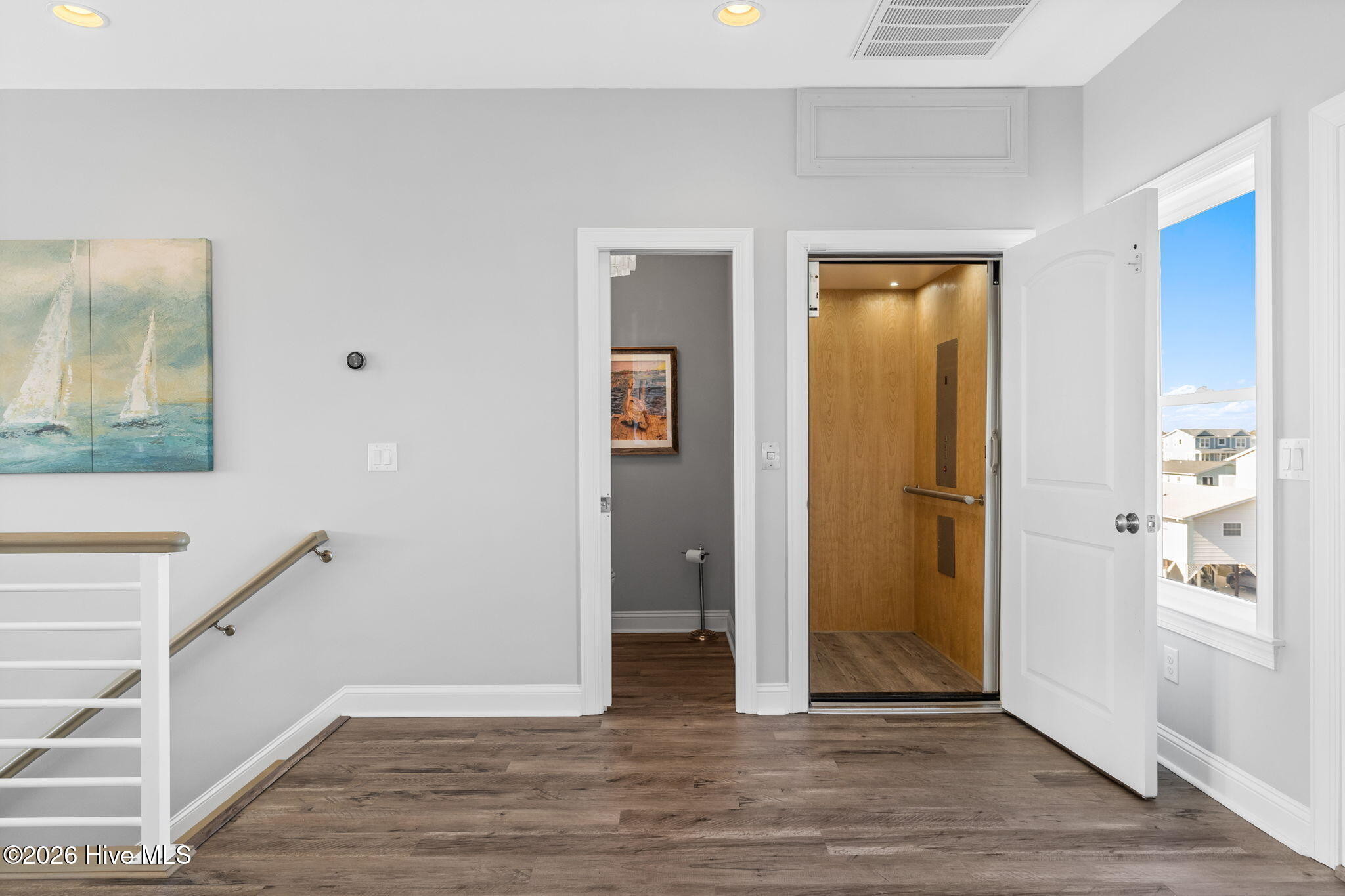 100555015 | Photo 13