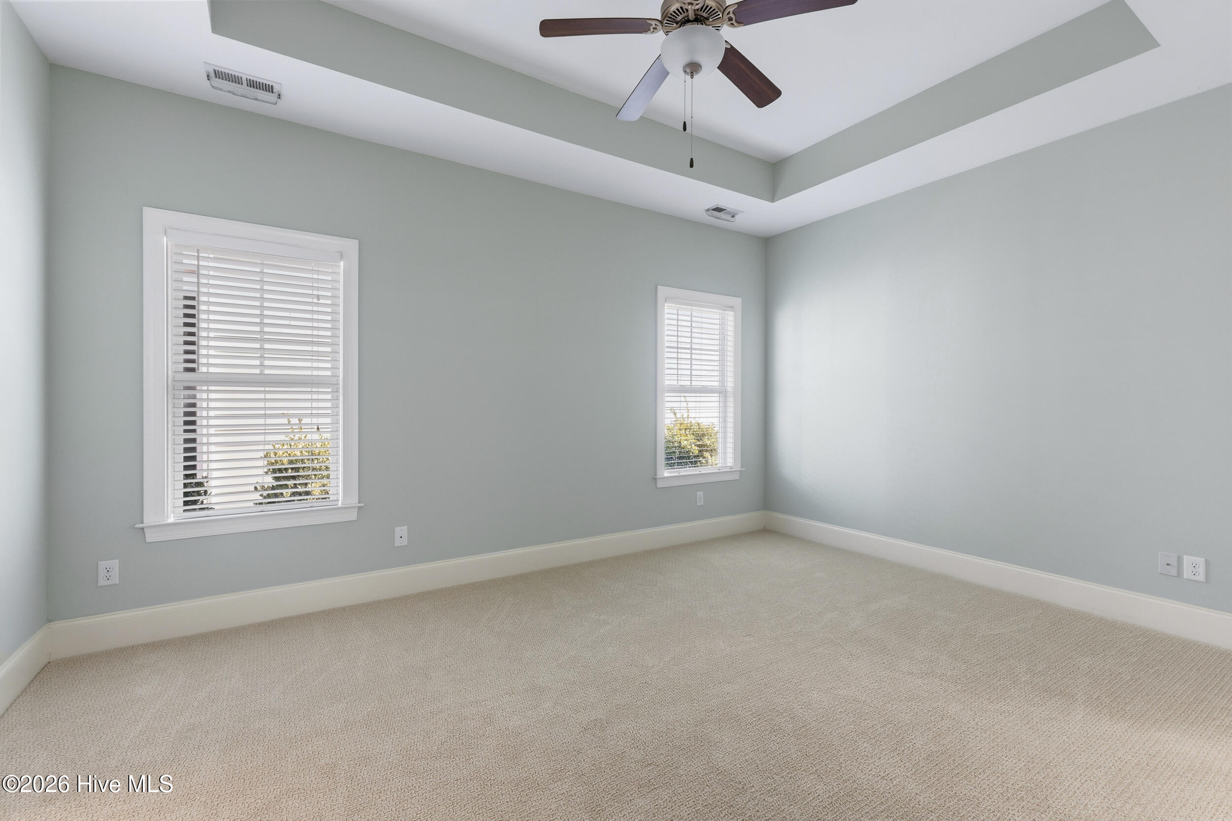 100548579 | Photo 11