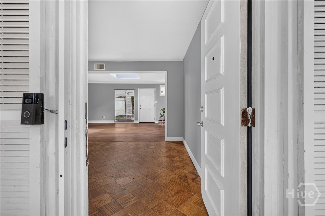 Photo 3 of Single family home for sale at 121 Juniper Cir, Savannah, GA 31419 | MLS# SA364086 | Listing updated on 2026-09-19