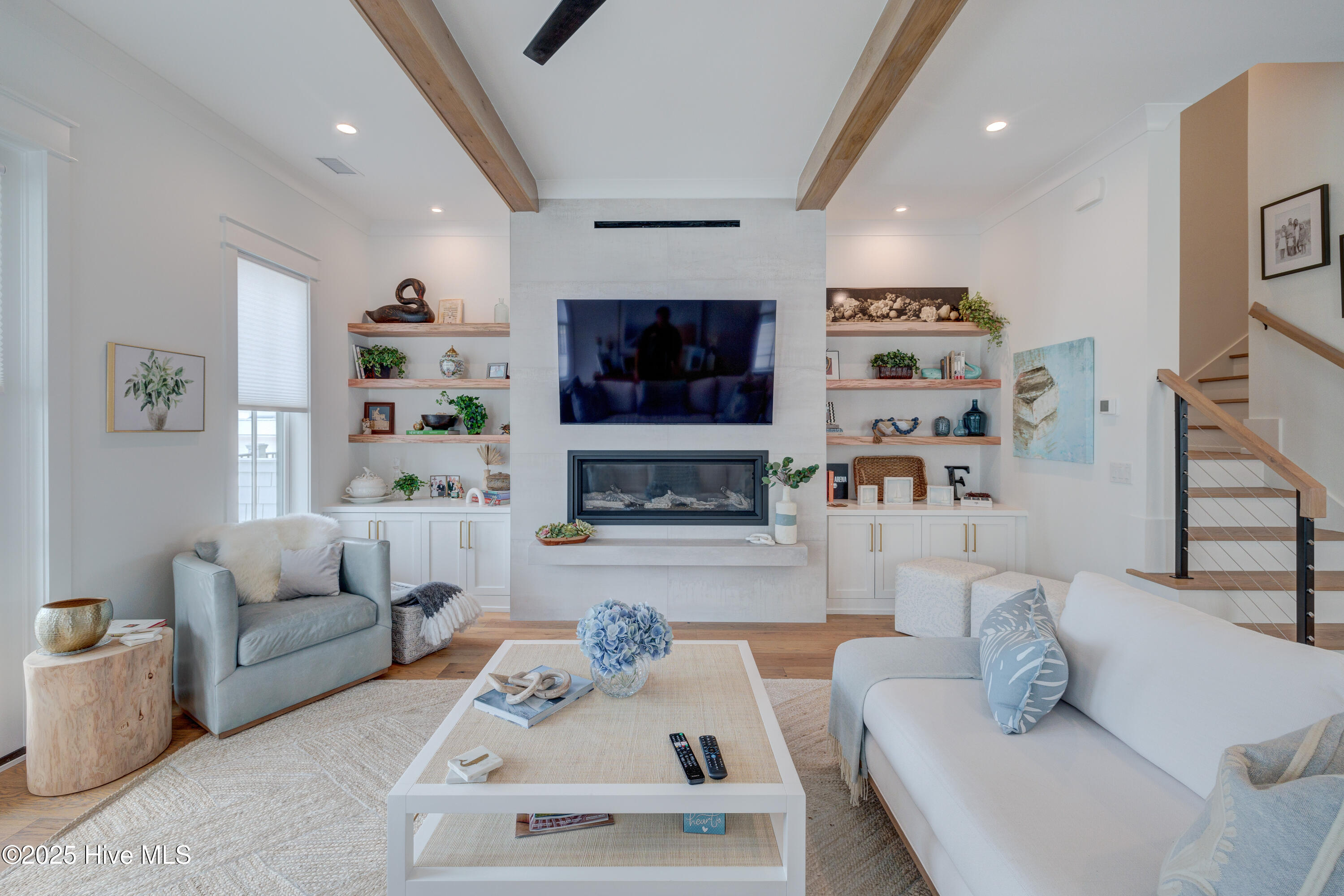 100532923 | Photo 29