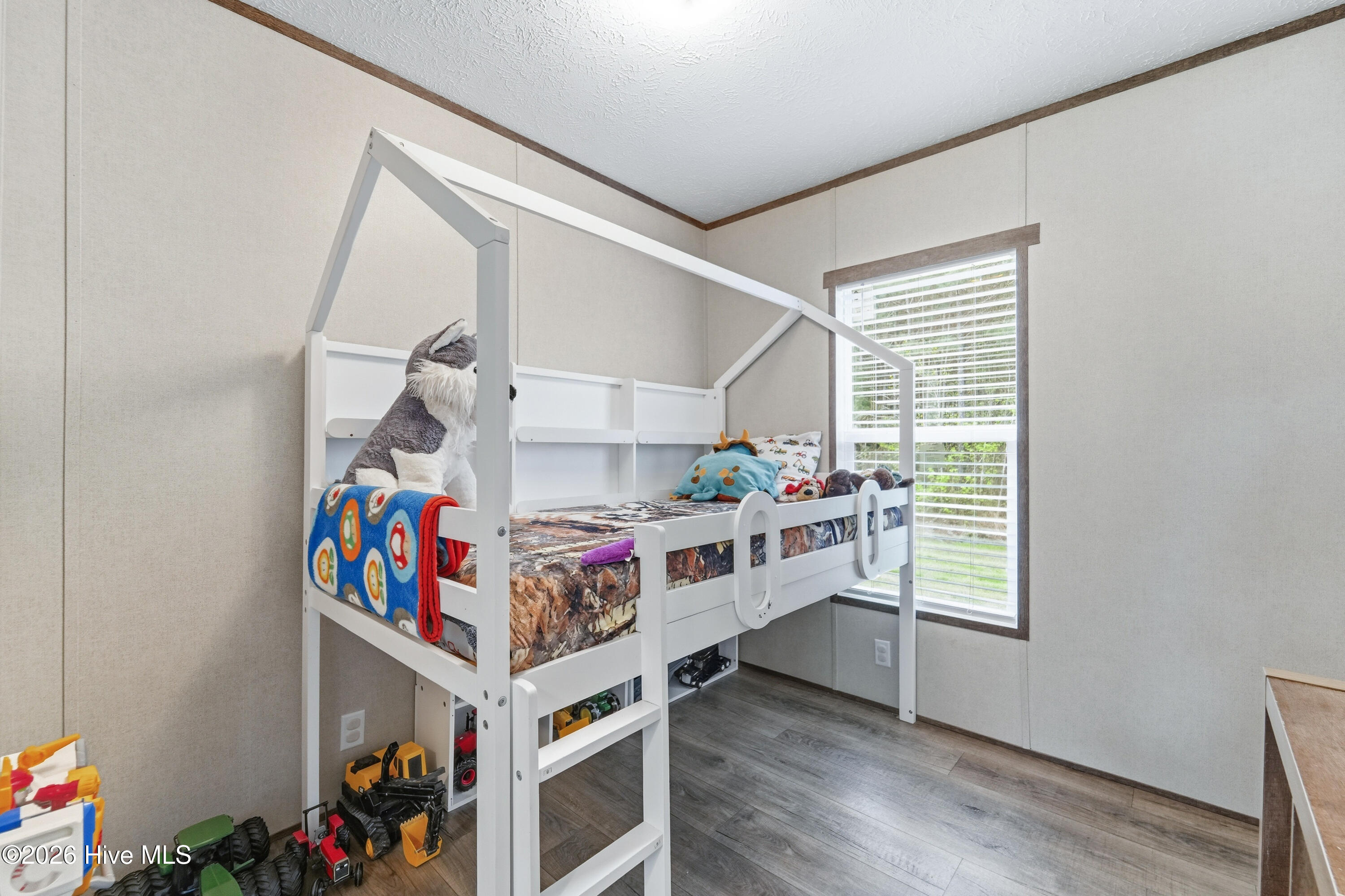 100566814 | Photo 46