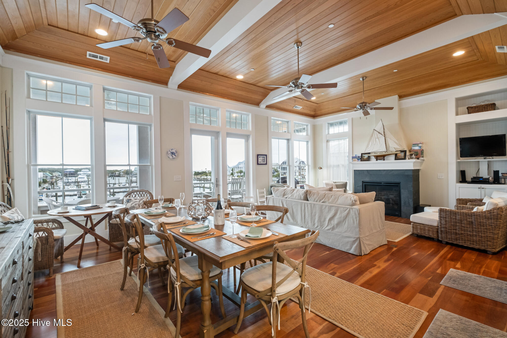 100492328 | Photo 17